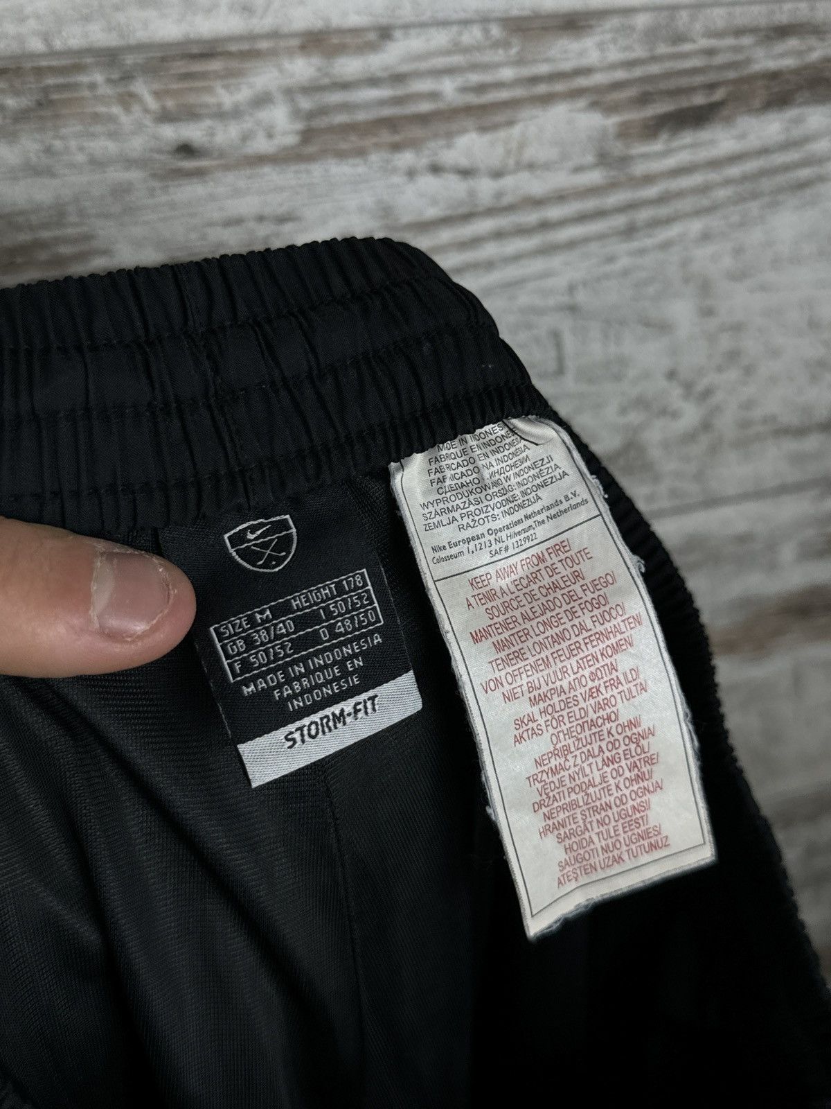Vintage Mens Vintage Nike swoosh black pants sweatpants drill nylon Size US 32 / EU 48 - 14 Thumbnail