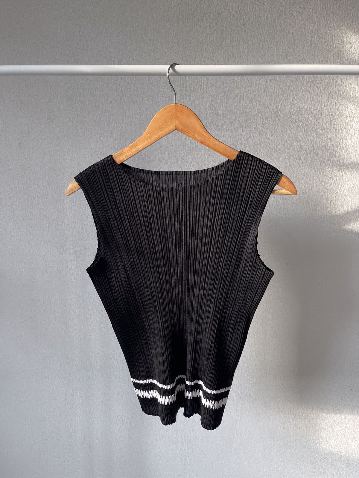 Issey Miyake × Pleats Please Issey Miyake Pleats Please Issey Miyake Sleeveless Top Size US XS / EU 42 / 0 - 1 Thumbnail