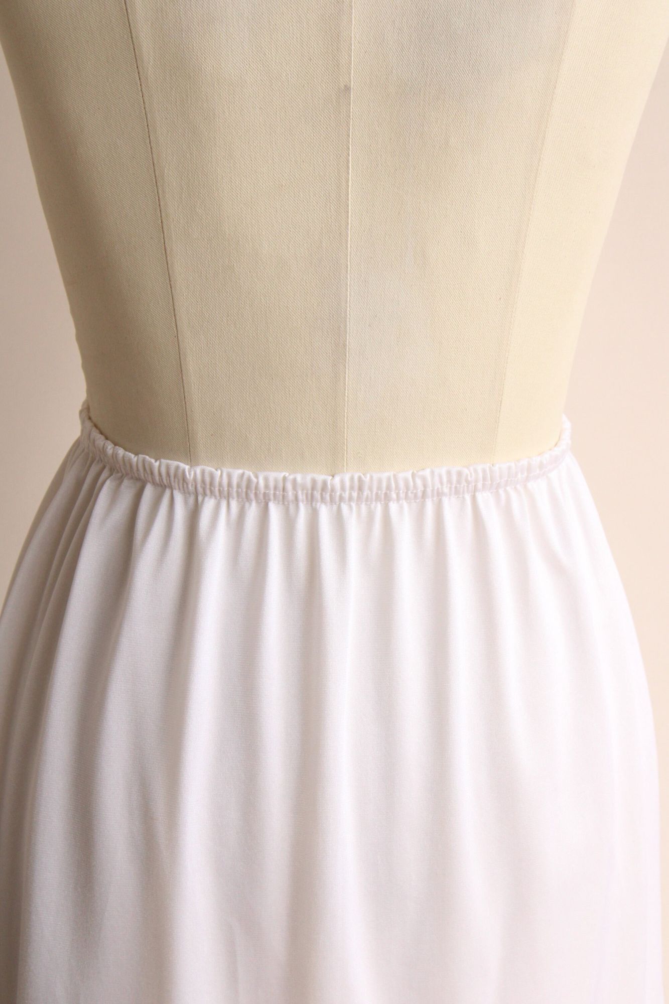 Pierre Cardin Vintage 1980s Half Slip, Pierre Cardin White Nylon With Lace Size ONE SIZE - 9 Thumbnail