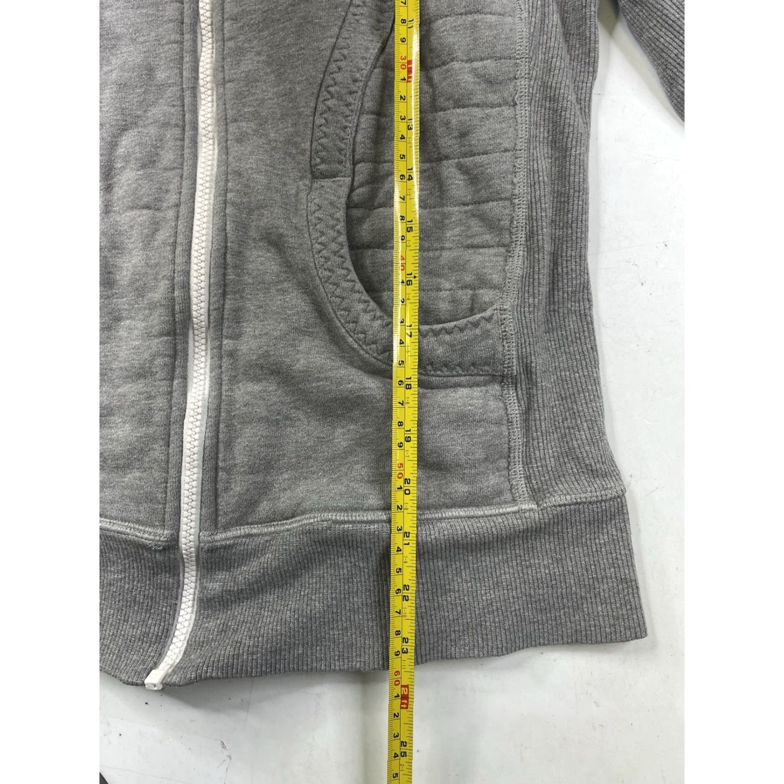 Lululemon Lululemon Scuba Full Zip Jacket Gray Size 8 Womens Athletic Sweatshirt Calm Cozy Folded Neck Collared Power Activewear Size M / US 6-8 / IT 42-44 - 6 Thumbnail