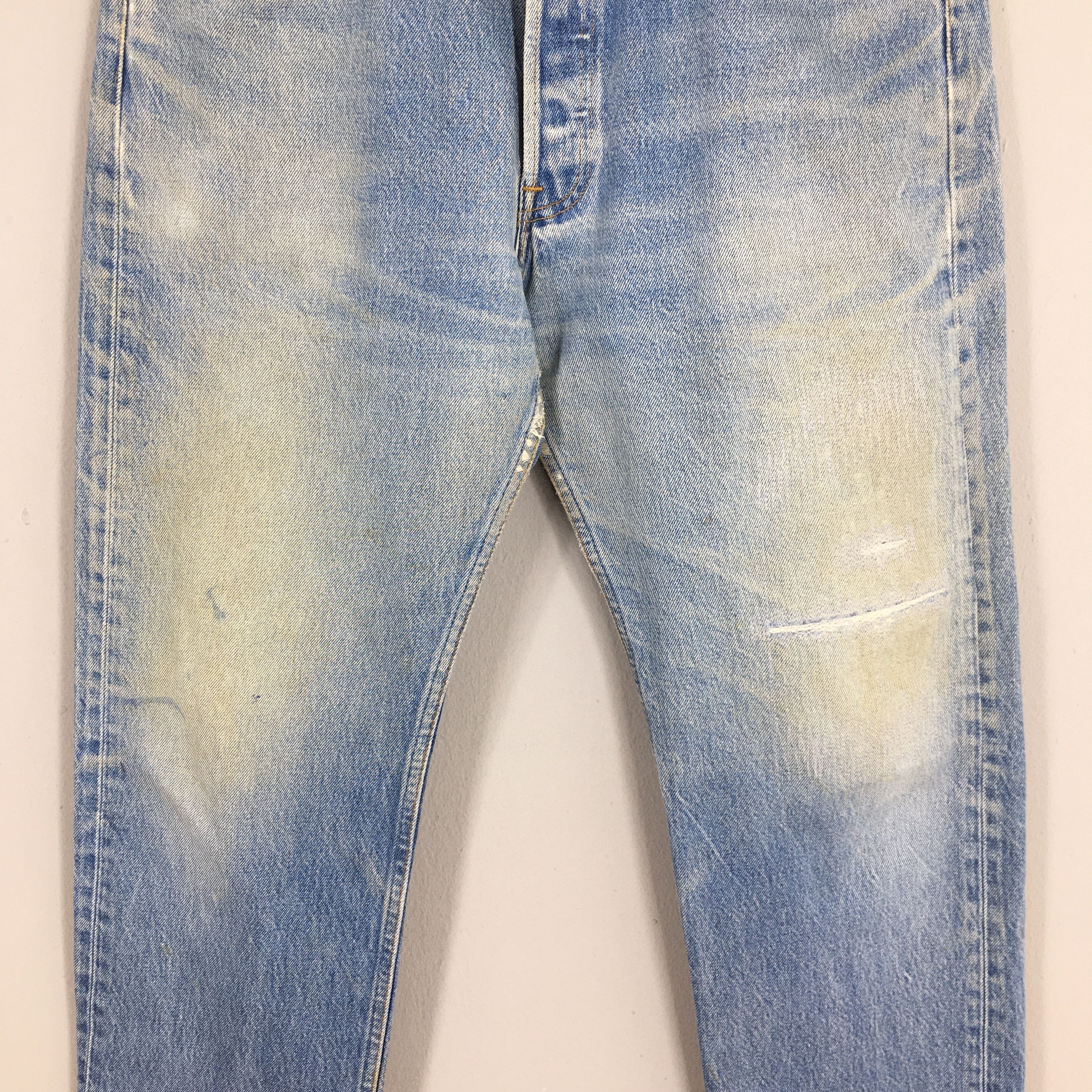 Size 32x27.5 Vintage 90s Levi's 501 Faded Blue Jeans