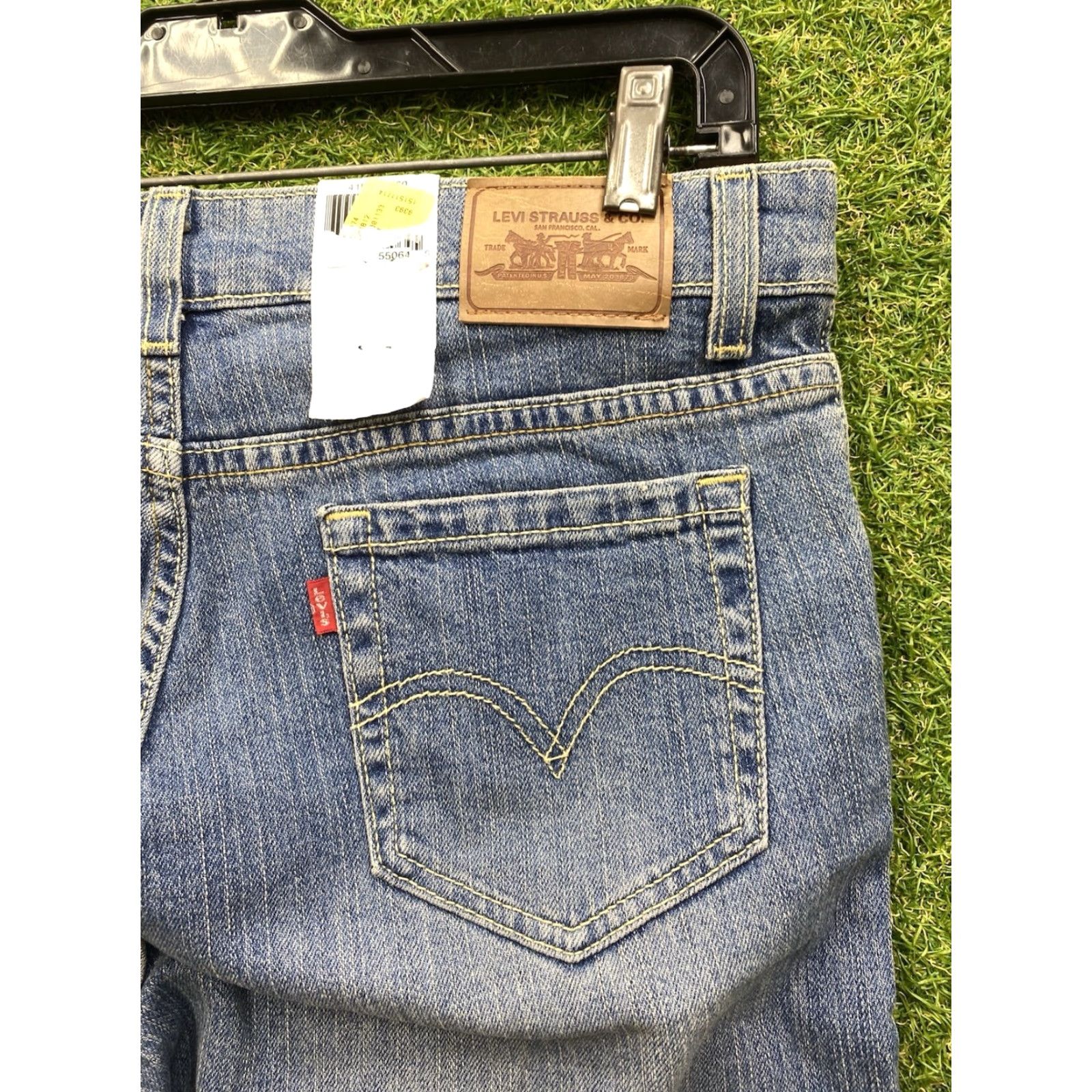 Levi's VINTAGE Levi's 517 Jeans Womens 18.5 PLUS Flare Stretch Light Whisker Fade NWT 5-Pocket Denim Blue Jeans Womens Plus 90s Flared Stretch Size 40" / US 18 - 5 Thumbnail