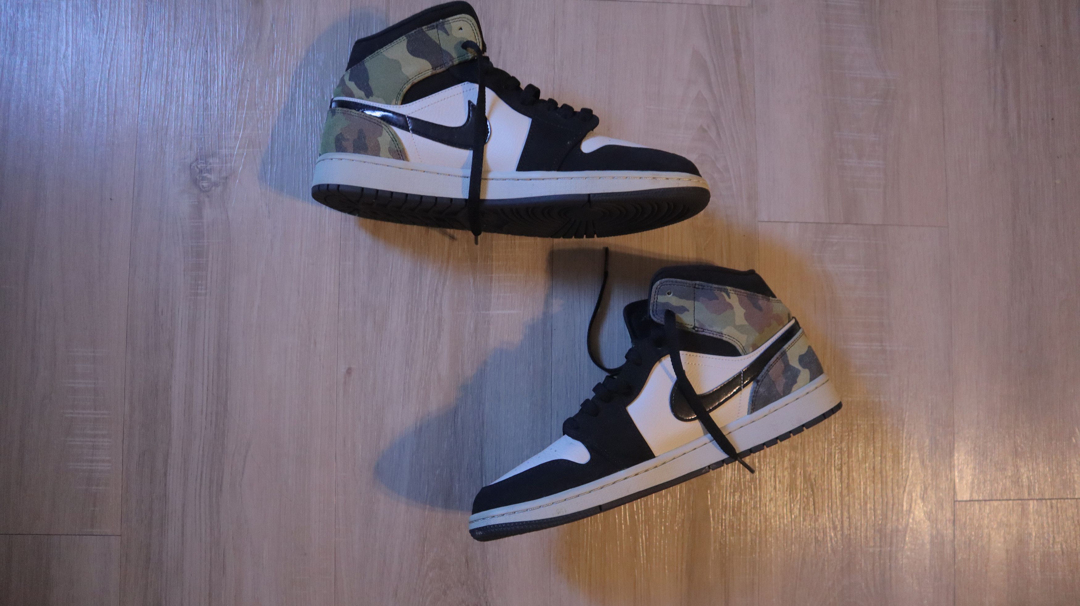 Jordan Brand × Nike Jordan Air Jordan 1 Mid "Camo" sneakers Size US 11 / EU 44 - 1 Thumbnail