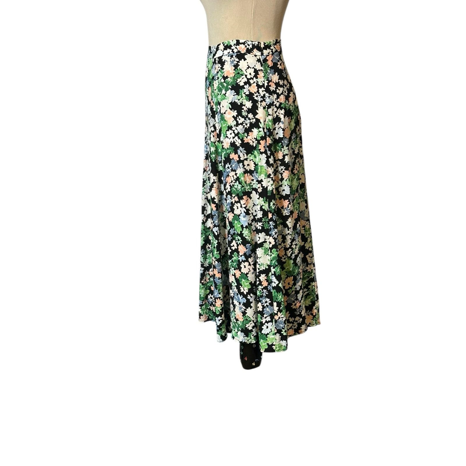 H&M H&M black green floral a line skirt size maxi skirt size 6 Size 28" / US 6 / IT 42 - 8 Thumbnail