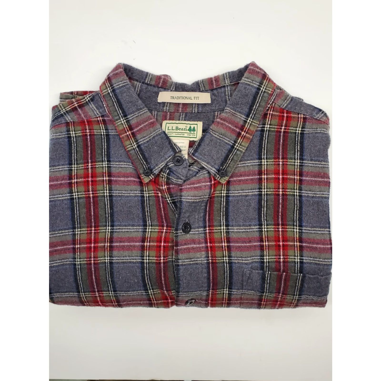 Vintage VINTAGE L.L. BEAN Button-Up Shirt Flannel Check XLT Mens Red Plaid Casual Workwear Outdoor Size US XL / EU 56 / 4 - 2 Thumbnail