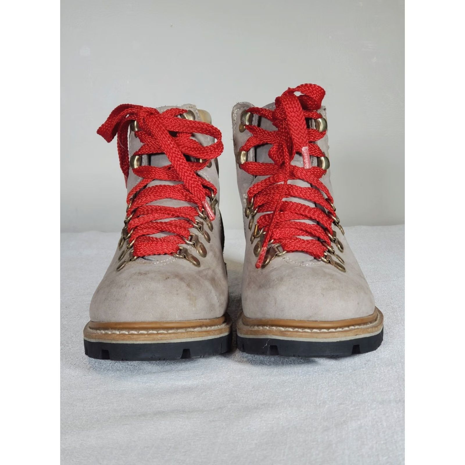 Pop Trading Company VINTAGE 90s Northeast Mountain Trading Company Hiking Boots Light Gray Nubuck Women’s US 8.5 1371-40 Boots Size US 9 / IT 39 - 6 Thumbnail