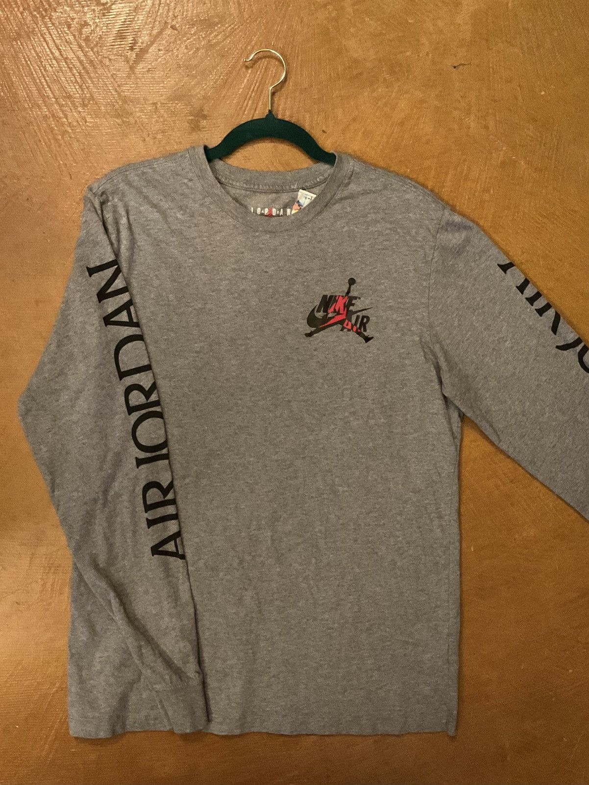 Jordan Brand AUTHENTIC NIKE AIR JORDAN CLASSICS LONG SLEEVESHIRT Size US M / EU 48-50 / 2 - 1 Thumbnail