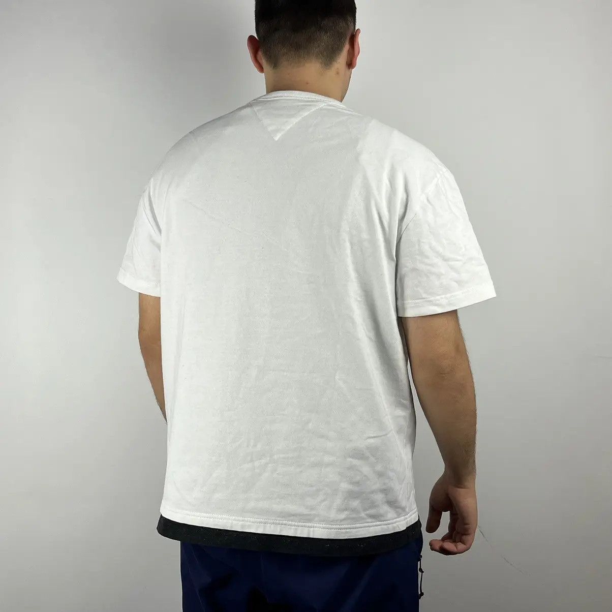 Tommy Hilfiger Tommy Hilfiger box logo Tshirt double tee size Large Size US L / EU 52-54 / 3 - 2 Thumbnail