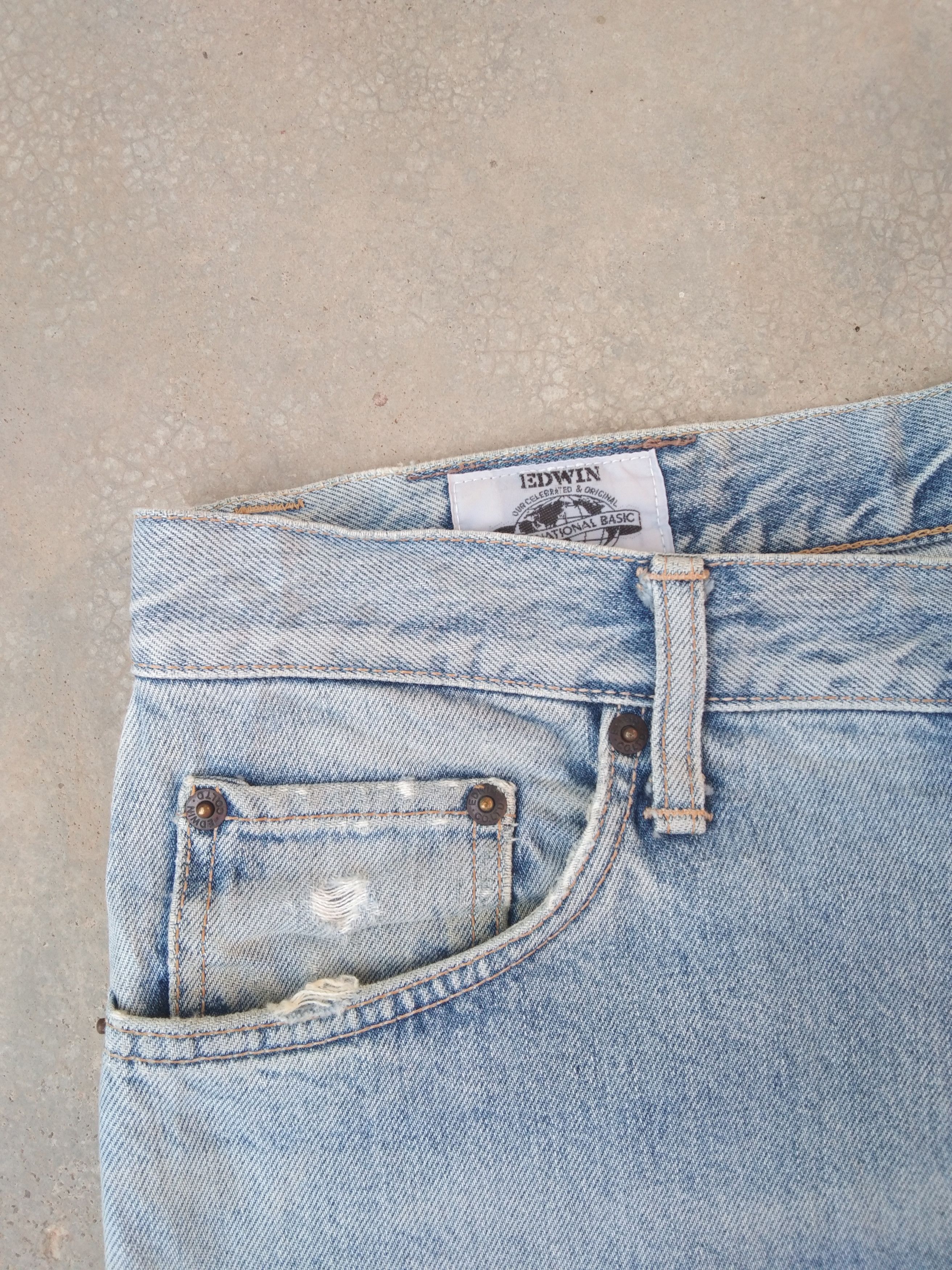 Japanese Brand Vintage Japanese Edwin Faded Blue Distressed Jeans 32x31 Size US 32 / EU 48 - 9 Thumbnail