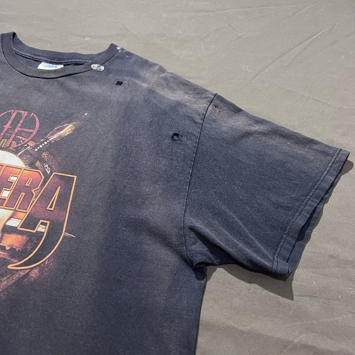 Band Tees Vintage Y2K Pantera Thrashed Faded Tee 2XL Groove metal Size US XXL / EU 58 / 5 - 12 Thumbnail