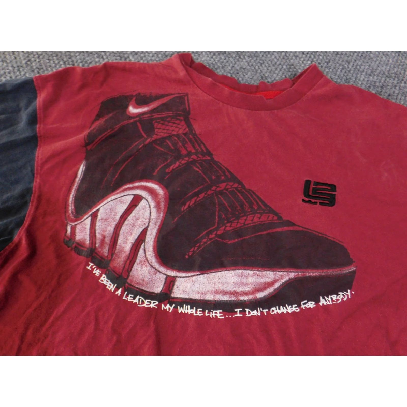 Nike Nike LeBron James Graphic T Shirt Mens XL Red Black Basketball Shoe Print Shirt Womens? Size US XL / EU 56 / 4 - 6 Thumbnail