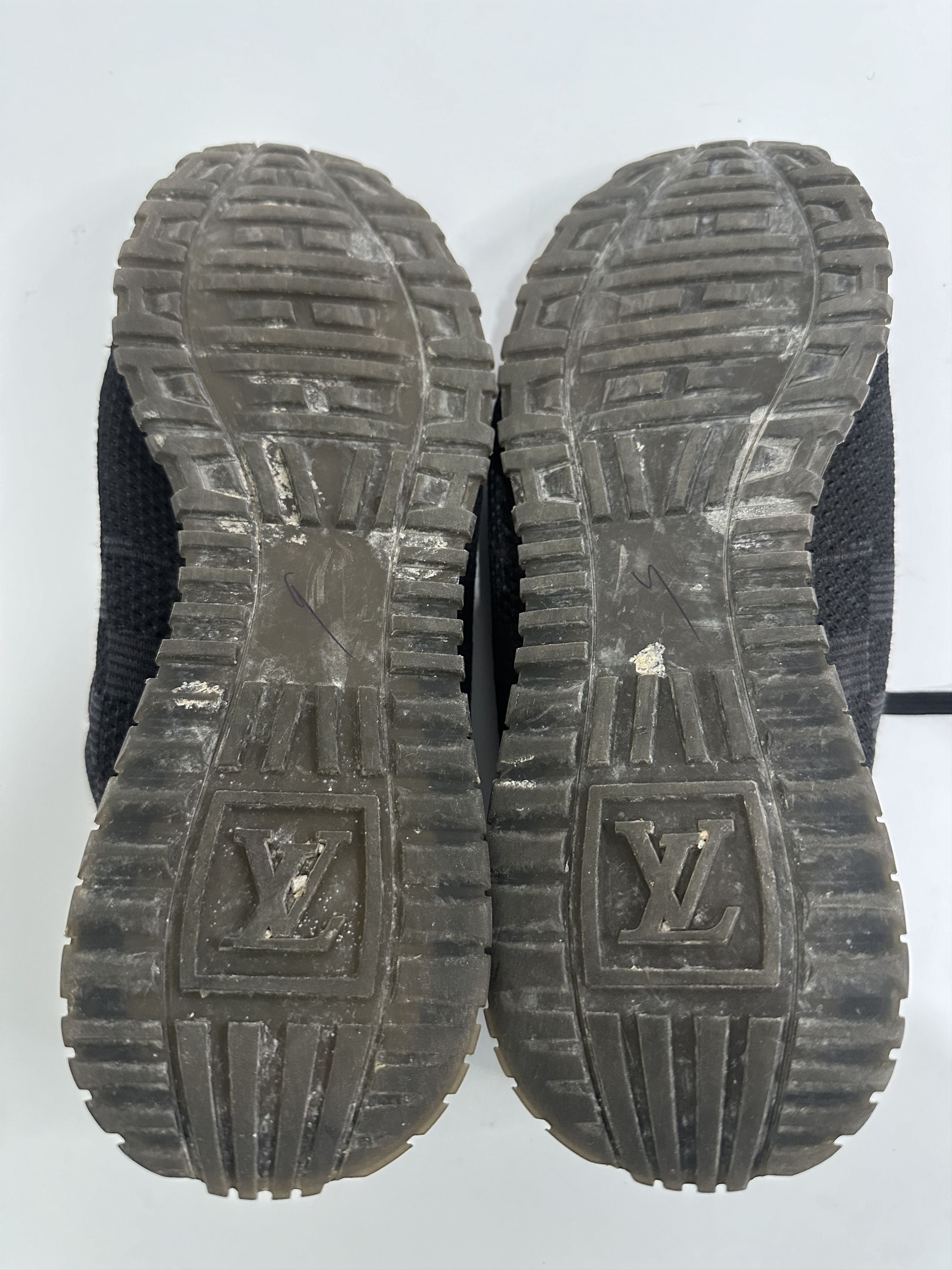 Louis Vuitton Louis Vuitton Damier Textile & Leather Run Away Sneakers Size US 8 / EU 41 - 6 Thumbnail
