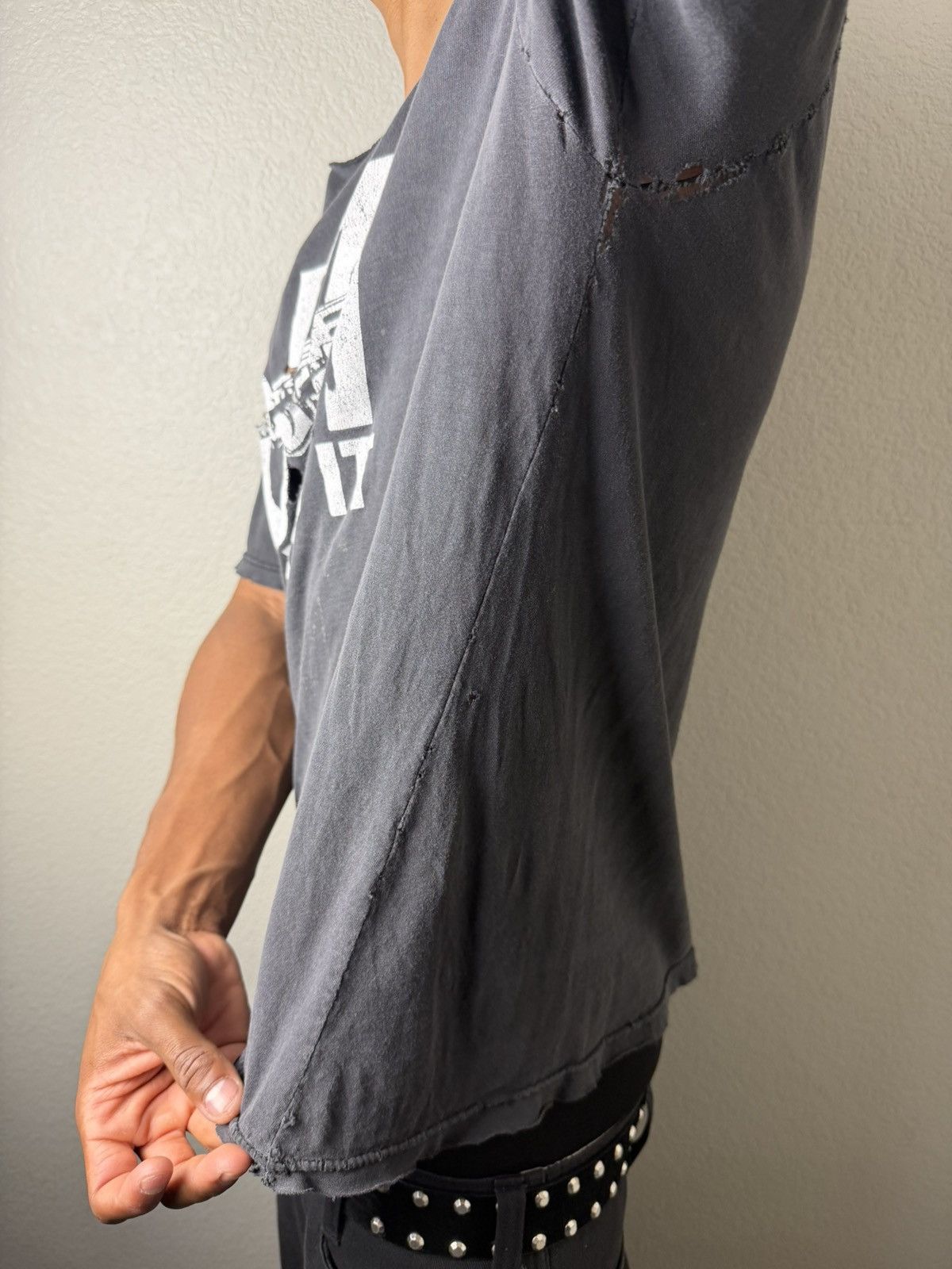 Other 90s Uzi Does It Thrashed Distressed Euro Graphic Tee Size US XL / EU 56 / 4 - 3 Thumbnail