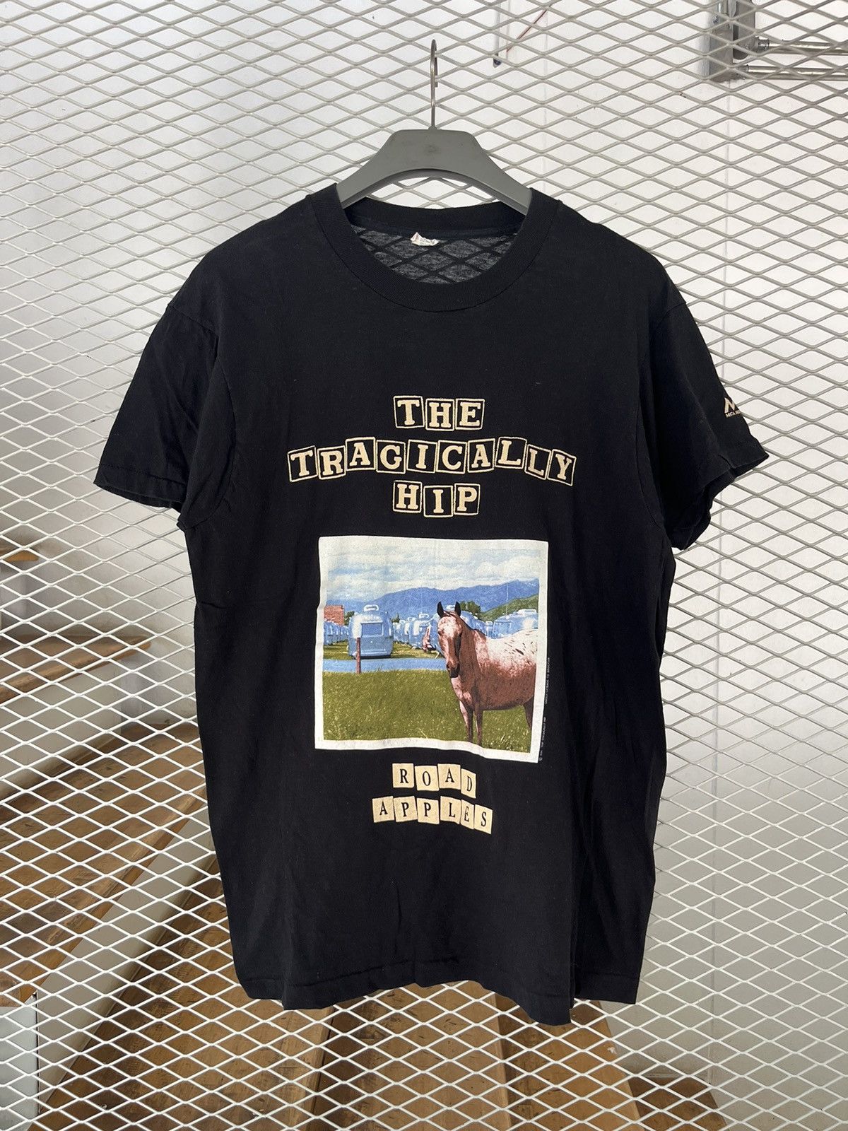 Band Tees × Vintage Vintage THE TRAGICALLY HIP Road Apples 1991’s Band T-shirt Size US XL / EU 56 / 4 - 2 Thumbnail