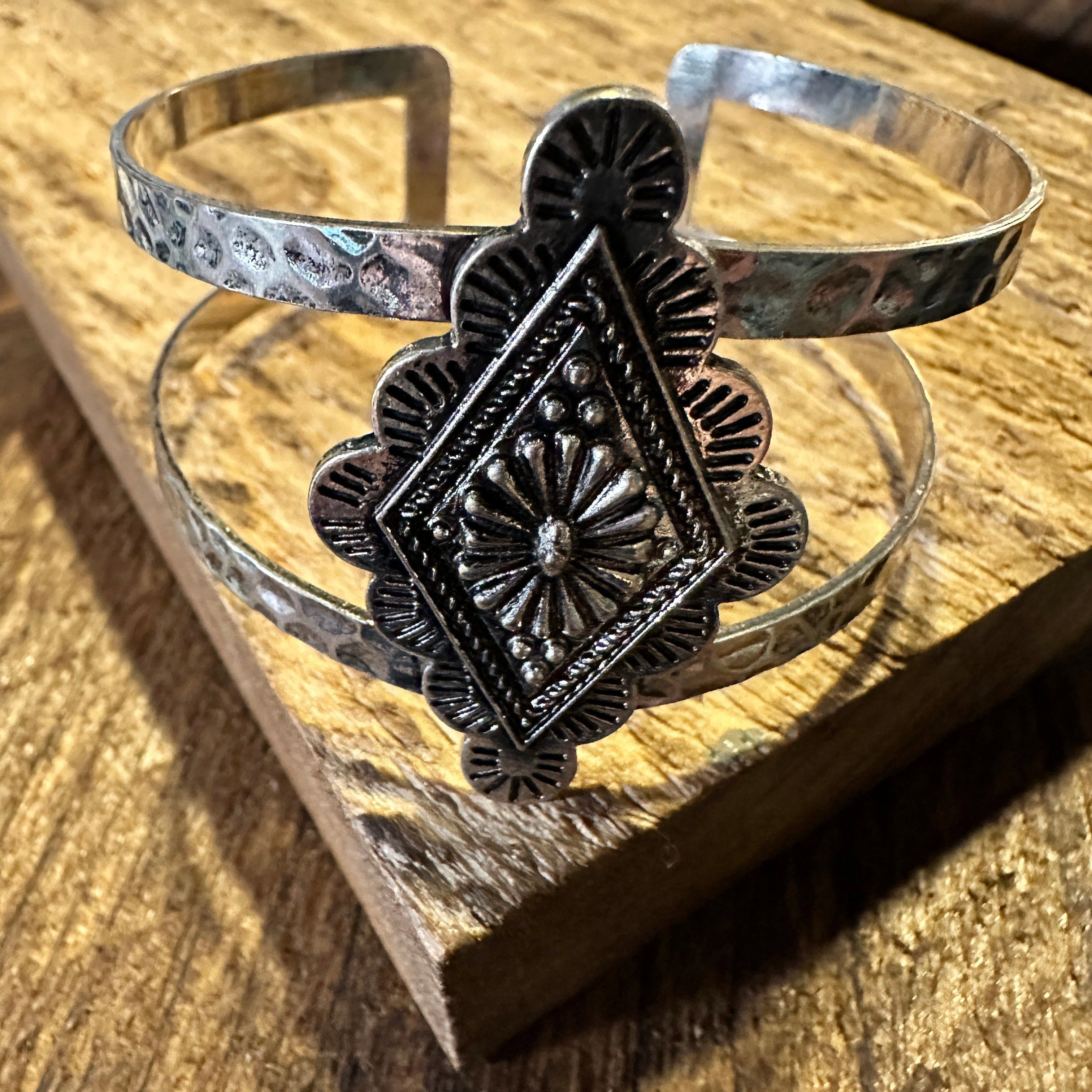 Other Boho Vintage Chic Southwestern Concho Open Cuff Bracelet, Gi Size ONE SIZE - 1 Thumbnail