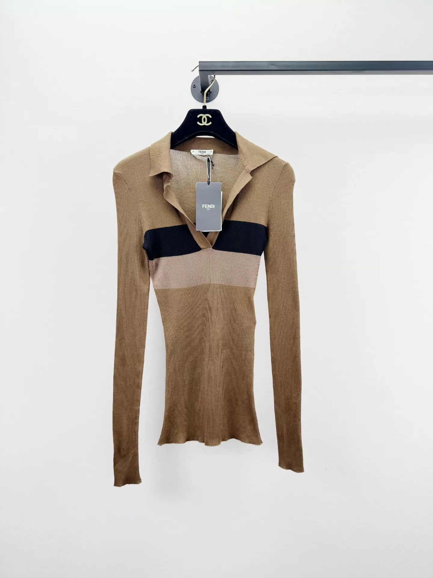 Fendi Fendi Knit Sweater New With Tags 40 Authentic Size S / US 4 / IT 40 - 1 Thumbnail