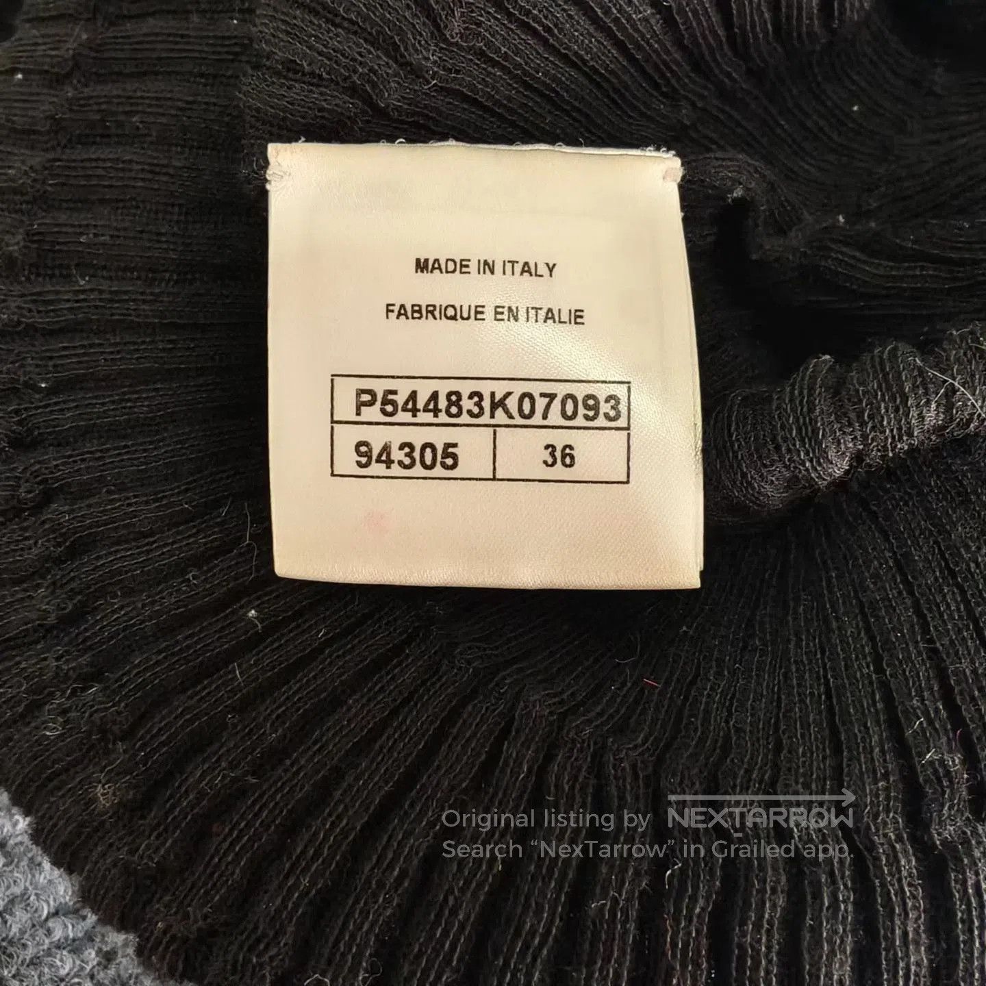 Chanel Chanel Black Wool Knit Top with Gold Buttons. Size XS / US 0-2 / IT 36-38 - 4 Thumbnail