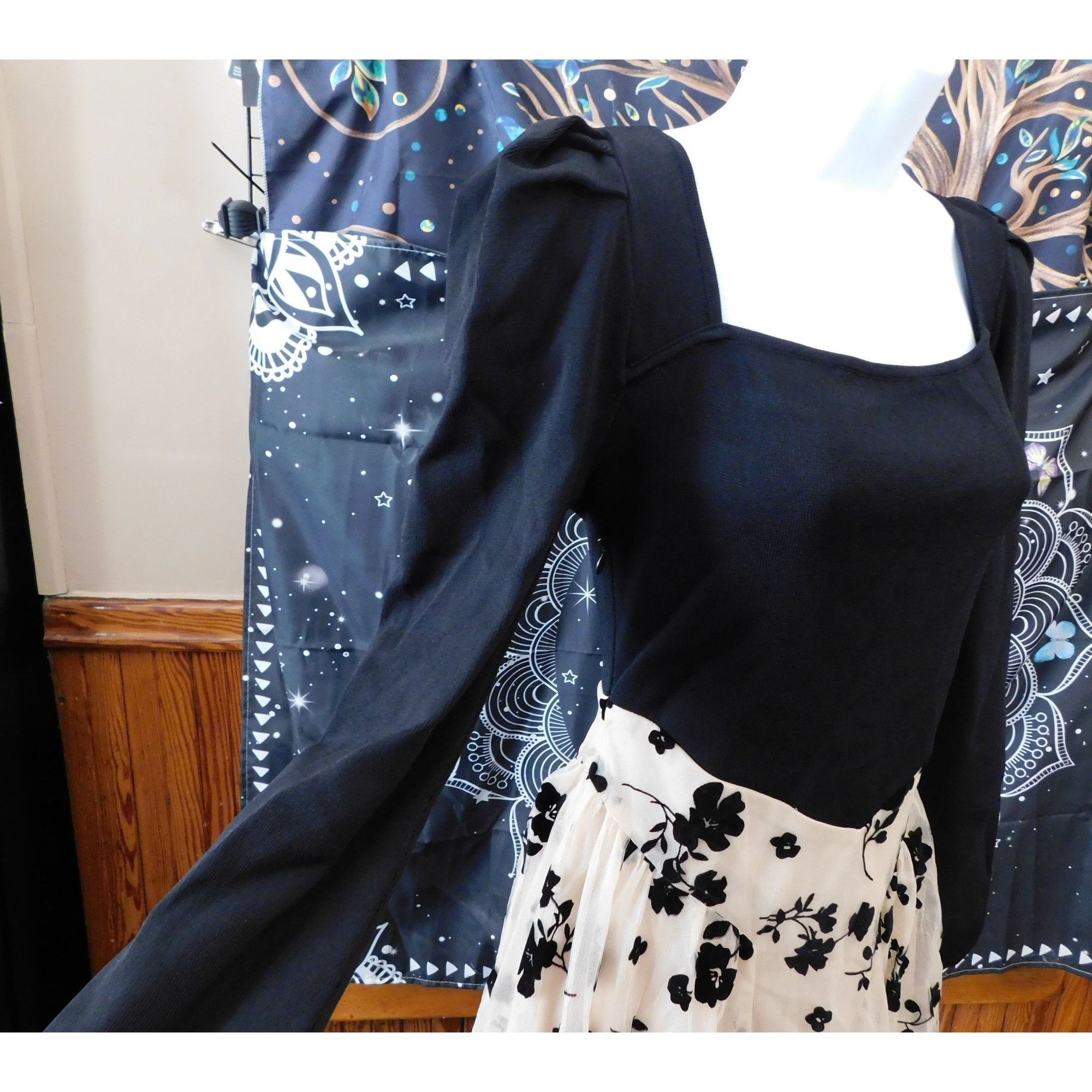 Other Chicwish Formal Floral Dress With Velvet Accents Size M / US 6-8 / IT 42-44 - 7 Thumbnail