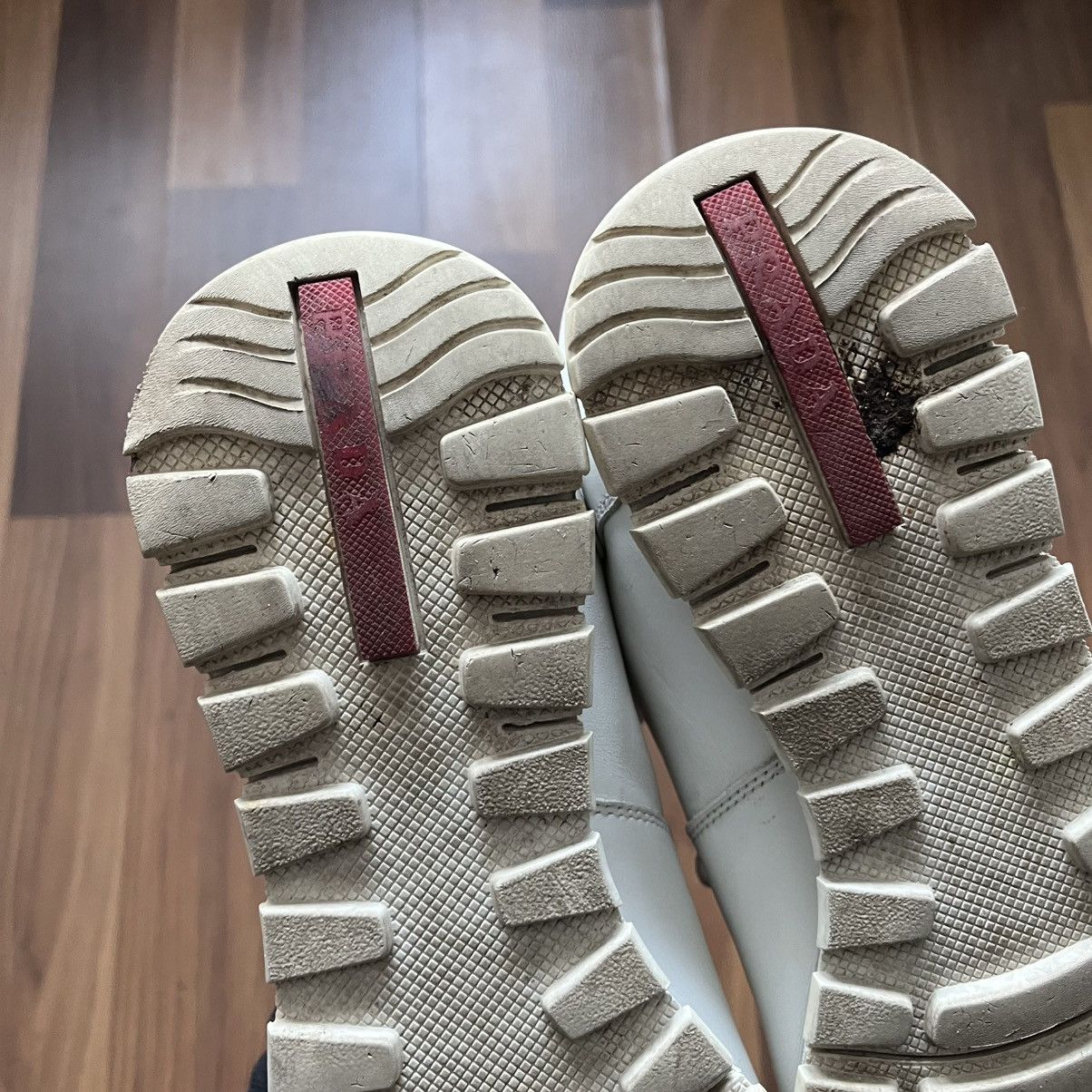 Prada Prada low-top sneakers white sneakers red label Size US 9 / EU 42 - 8 Thumbnail