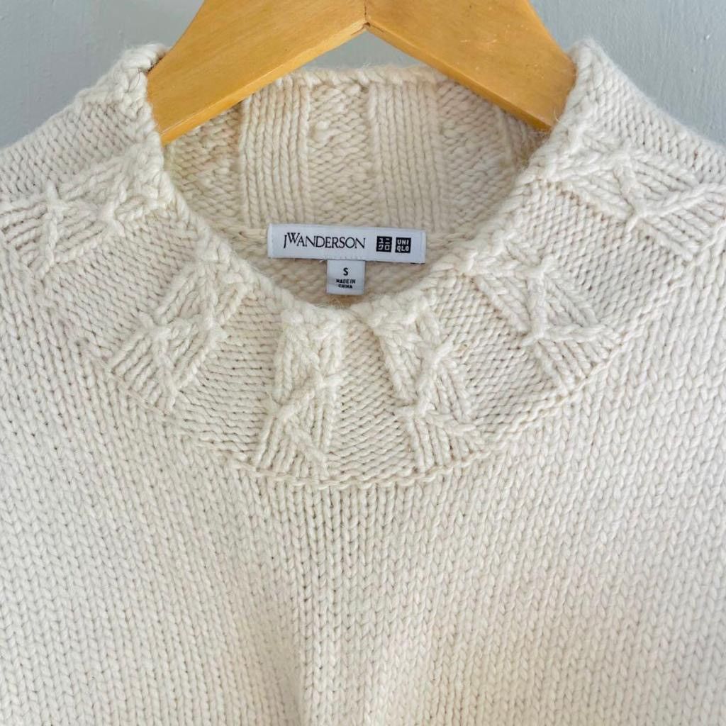 JW Anderson × Japanese Brand × Uniqlo ACCEPT OFFER‼️Uniqlo x J.w Anderson sweater Size S / US 4 / IT 40 - 2 Thumbnail