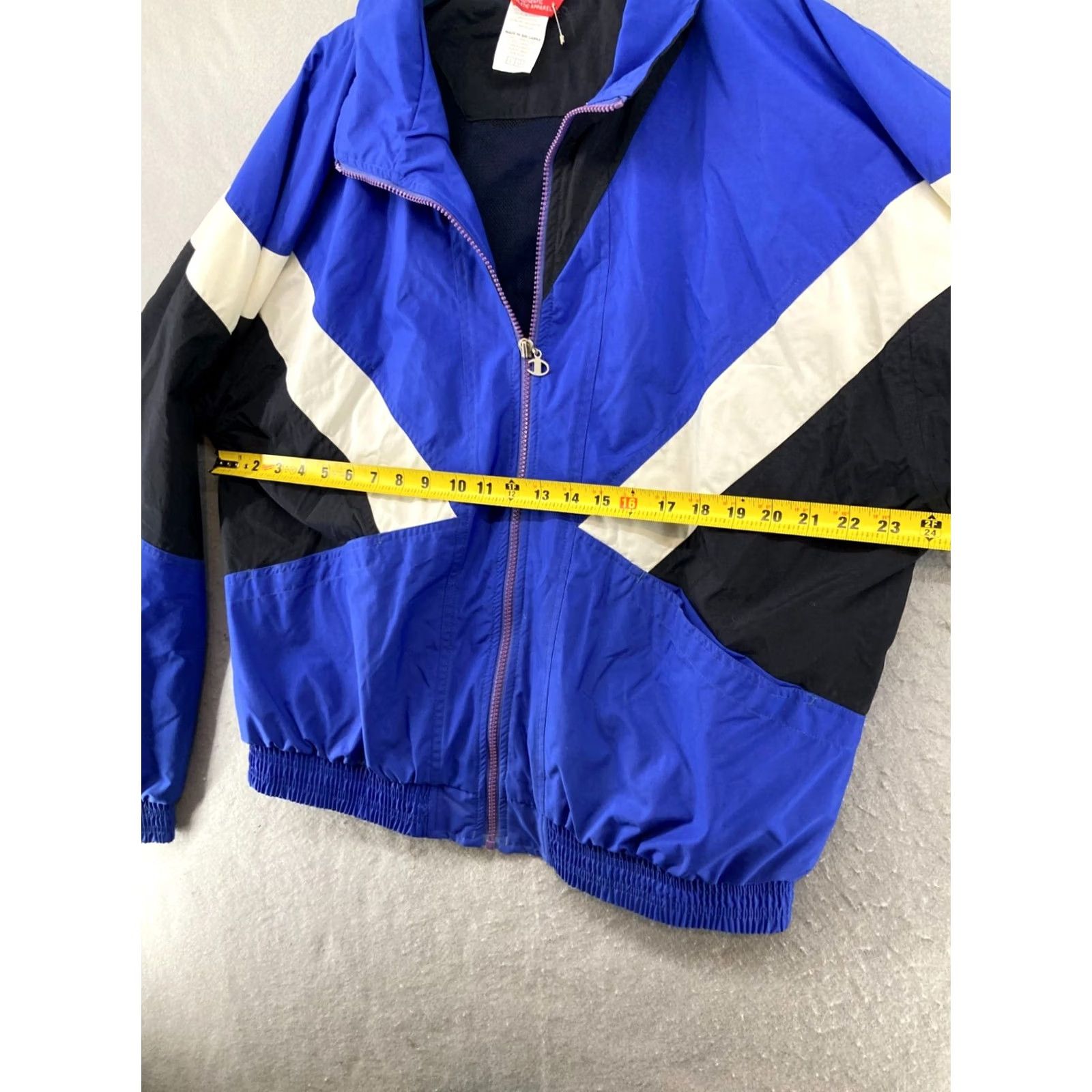 Champion VINTAGE Champion Jacket Windbreaker Athletic Full Zip Nylon Blue 90s Sports Outdoor Mens Large Blues Size US L / EU 52-54 / 3 - 2 Thumbnail