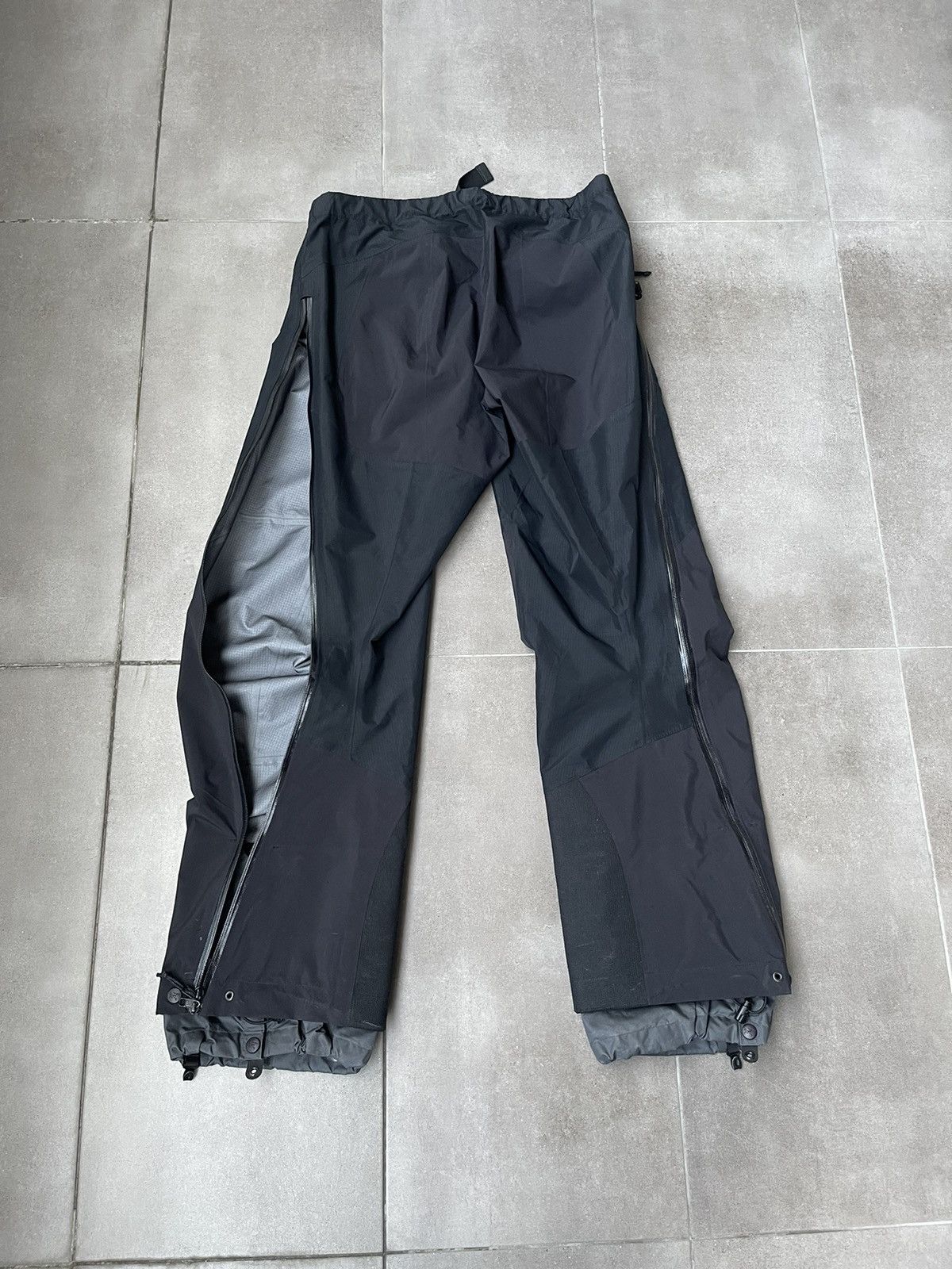 Arc'teryx Arc'Teryx Beta AR Technical Full Zipped Black Ski Pants Size US 32 / EU 48 - 15 Thumbnail