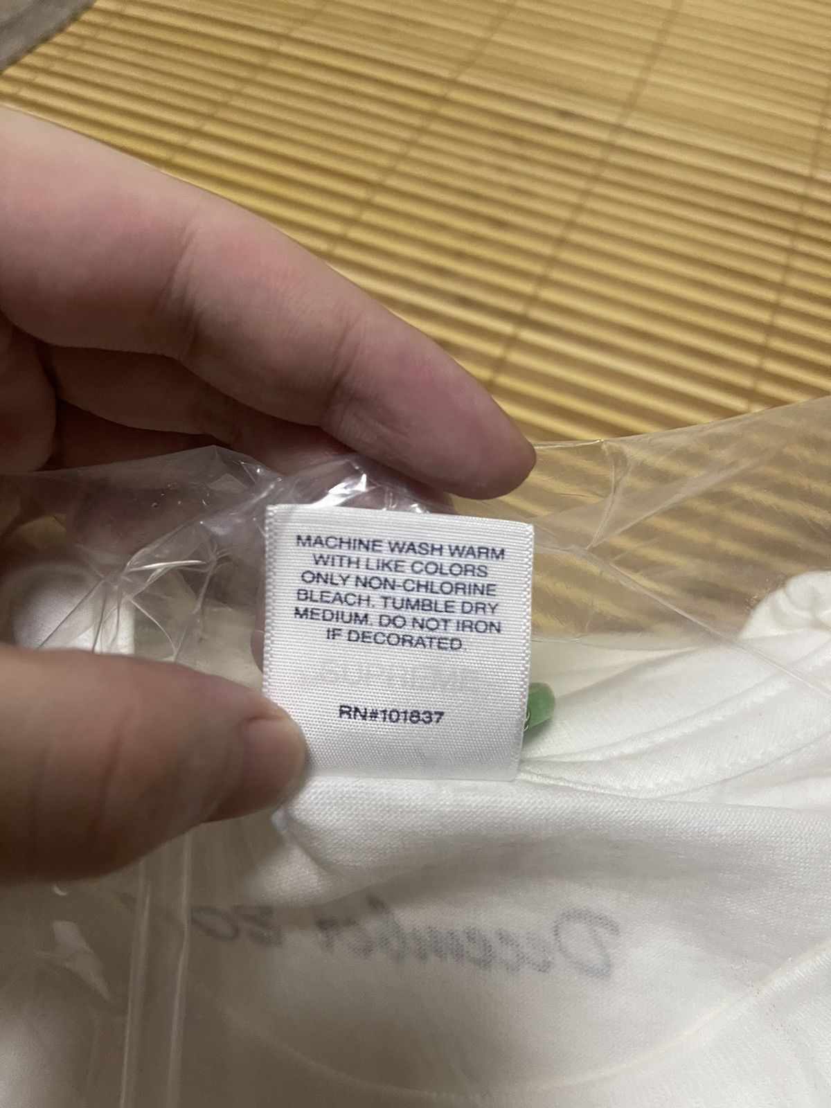 Supreme Supreme 2017 Christmas tee new Size US M / EU 48-50 / 2 - 3 Thumbnail