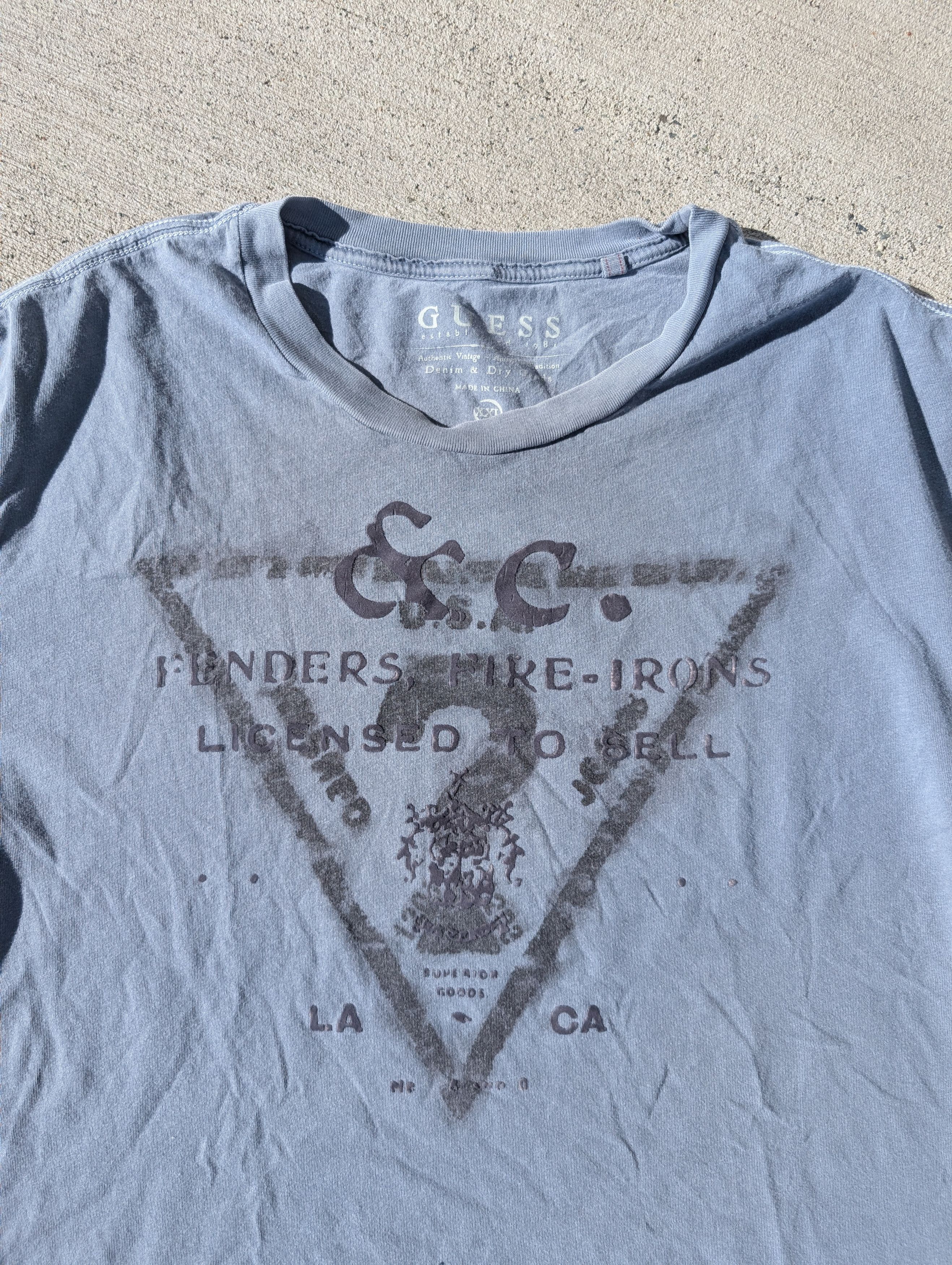 Guess crazy sunfaded grunge Y2K guess grey t shirt boxy Size US L / EU 52-54 / 3 - 2 Thumbnail