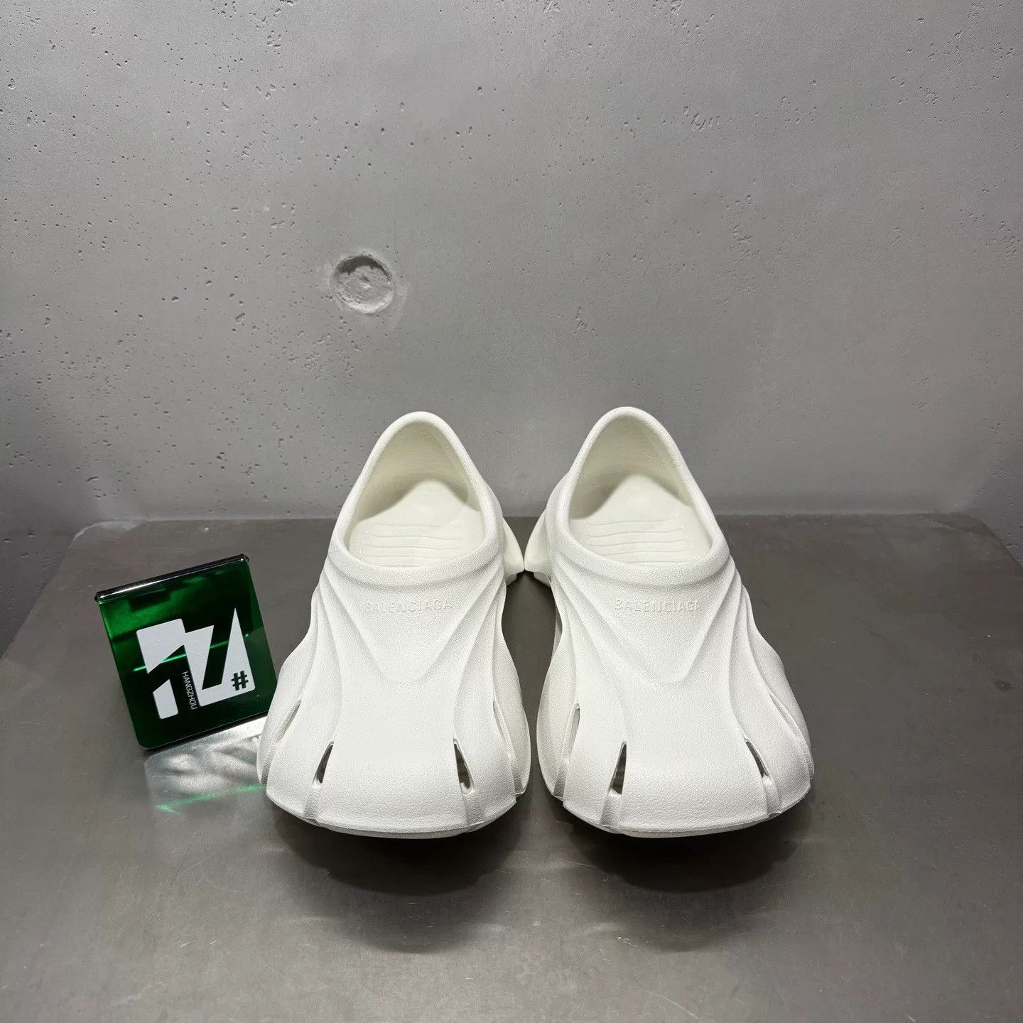 Balenciaga Balenciaga White Sandals 39 Men Size US 6.5 / EU 39-40 - 1 Thumbnail