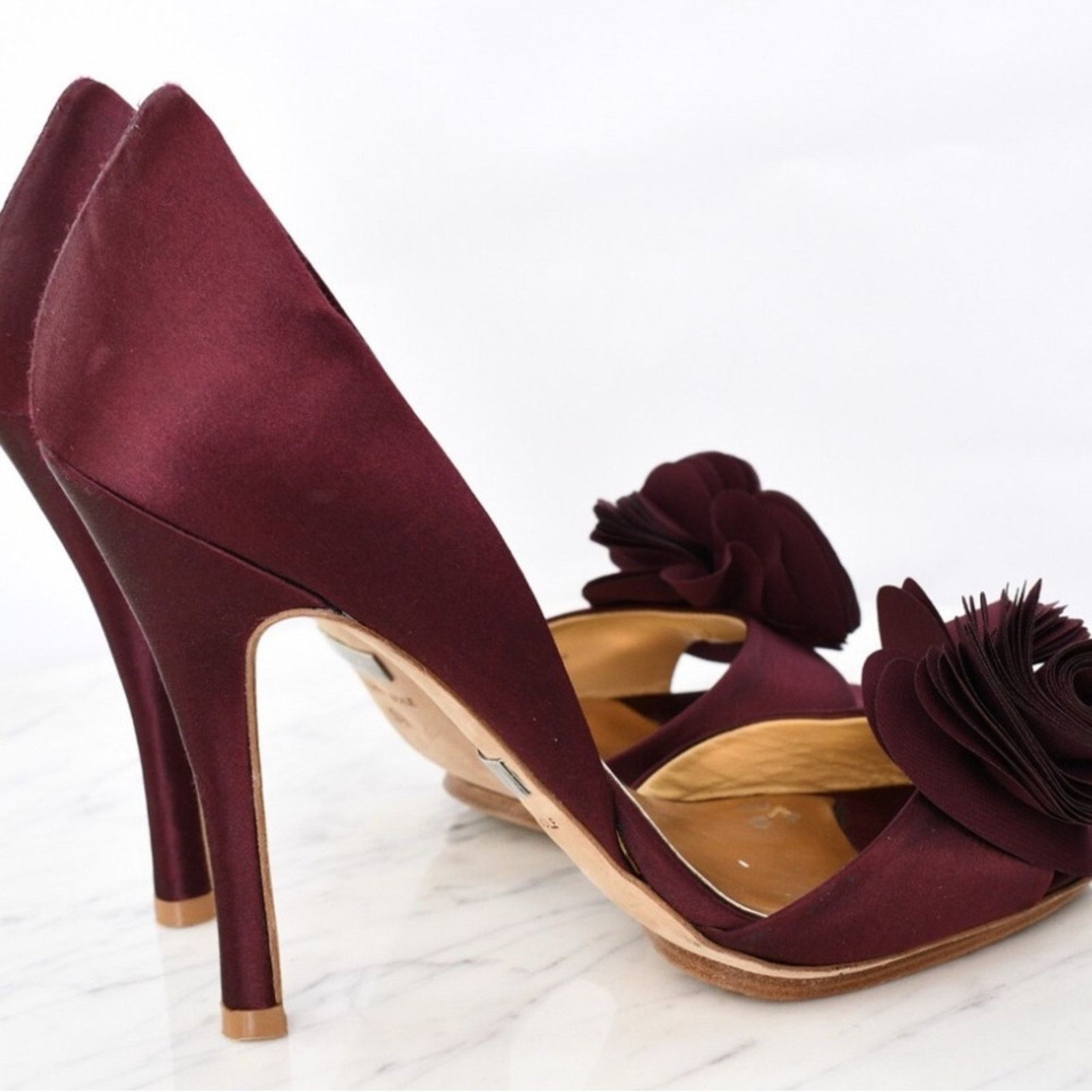 Badgley Mischka Badgley Mischka Burgundy Satin 5.5M Rosette Pumps Shoes Size US 5.5 / IT 35.5 - 2 Thumbnail