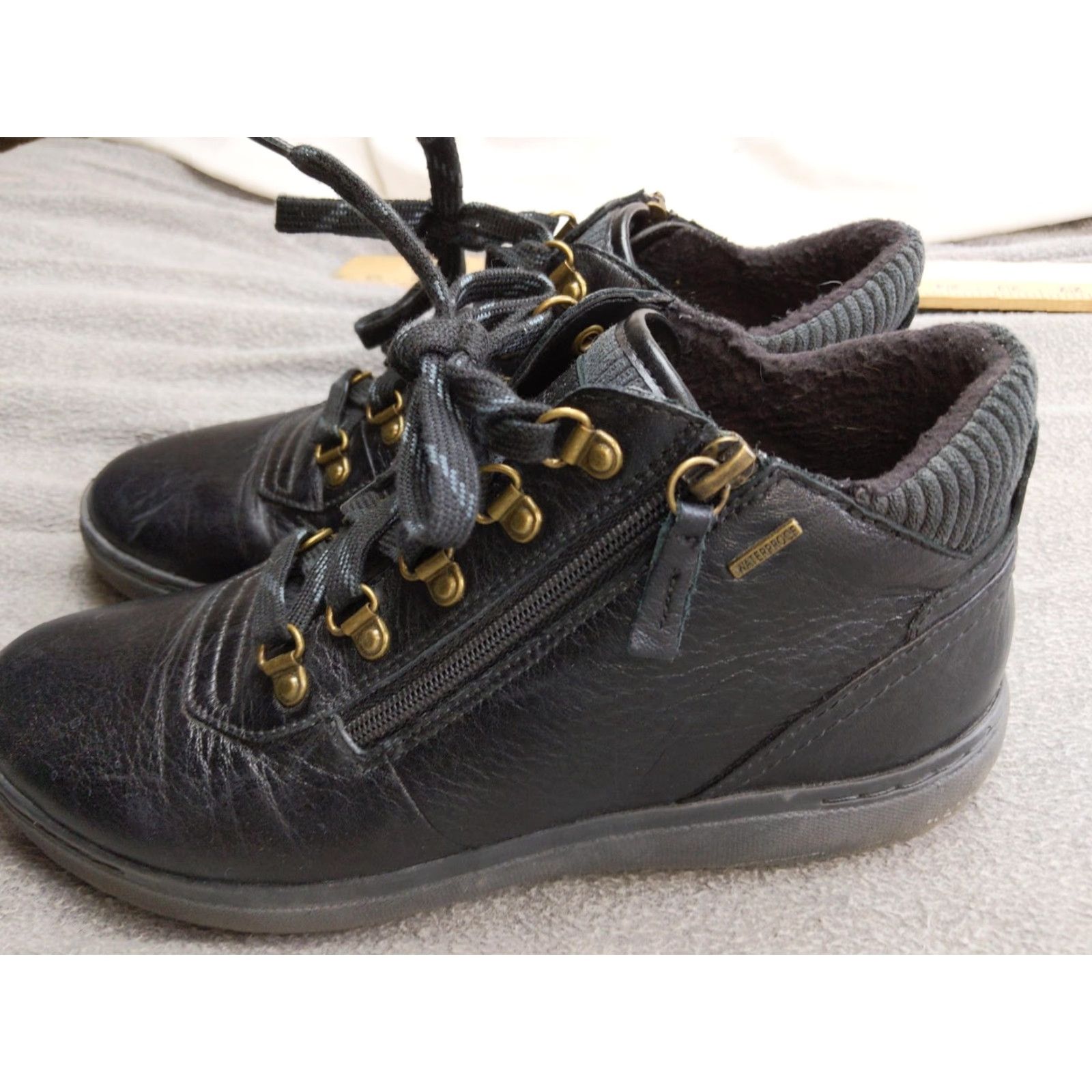 Clarks Clarks Boots Womens 8.5 39.5 Black Leather Ankle Waterproof Lace Zip Booties Size US 9 / IT 39 - 2 Thumbnail