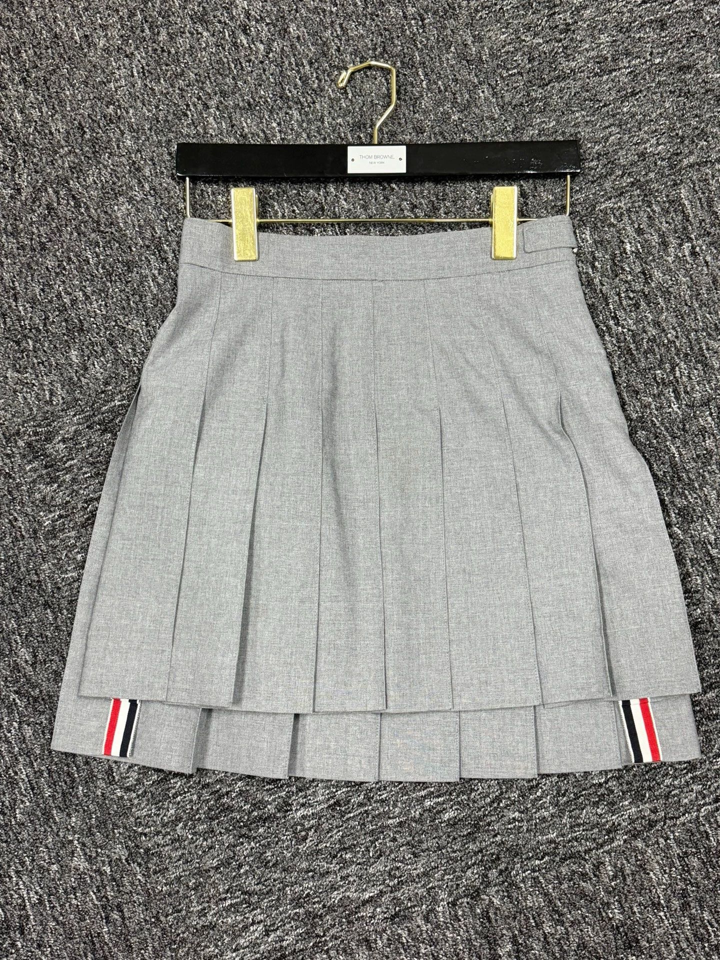 Thom Browne Thom Browne Women's Med Gray Pleated Short Skirt Size 27" / US 4 / IT 40 - 3 Thumbnail