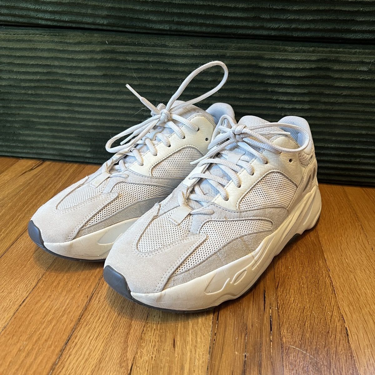 Yeezy Adidas Yeezy 700 - Analog Size US 11 / EU 44 - 1 Thumbnail