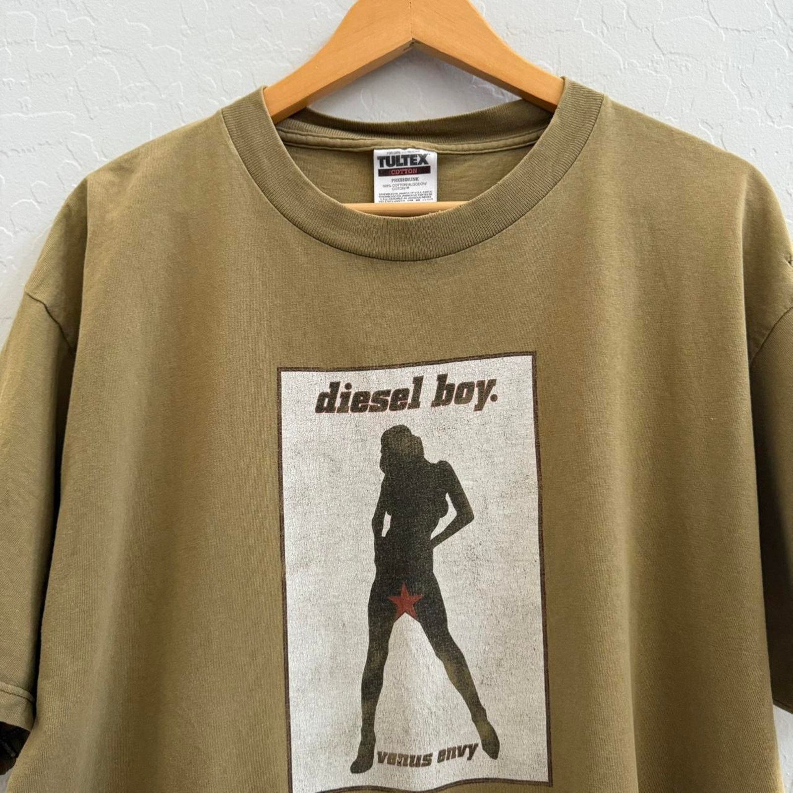 Tultex Vintage 90s diesel boy venus envy band t-shirt Size US XL / EU 56 / 4 - 1 Thumbnail