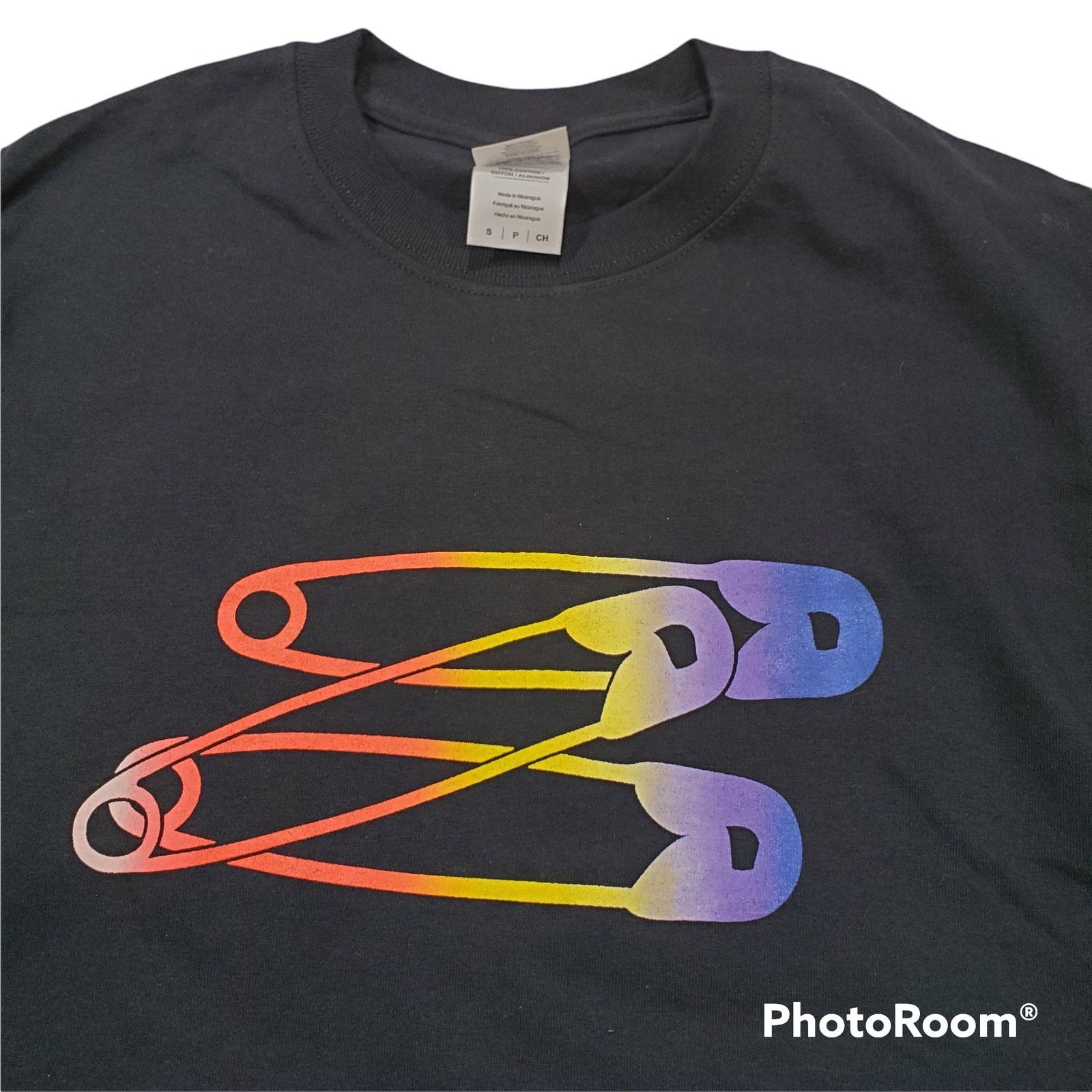 Gildan Gildan | BlackT-Shirt w/ Rainbow Safety Pins| Size Small Size US S / EU 44-46 / 1 - 4 Thumbnail