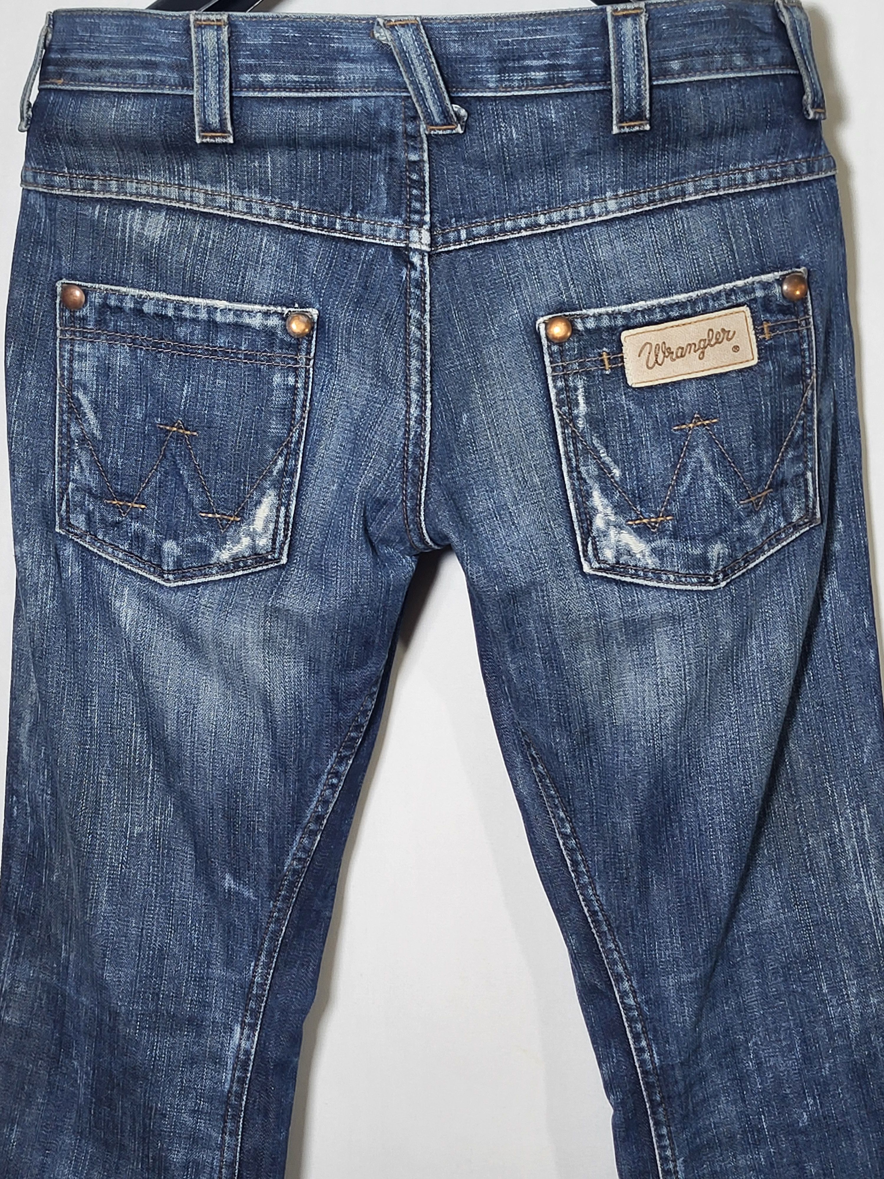 Wrangler Wrangler SHARKEY Vintage Blue Bootcut Jeans. Size US 29 - 2 Thumbnail