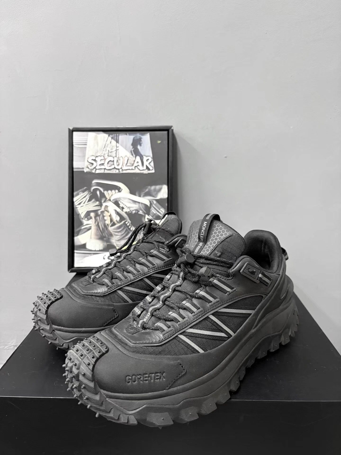 Moncler Moncler Tire Sneakers K34 Size US 11 / EU 44 - 1 Thumbnail