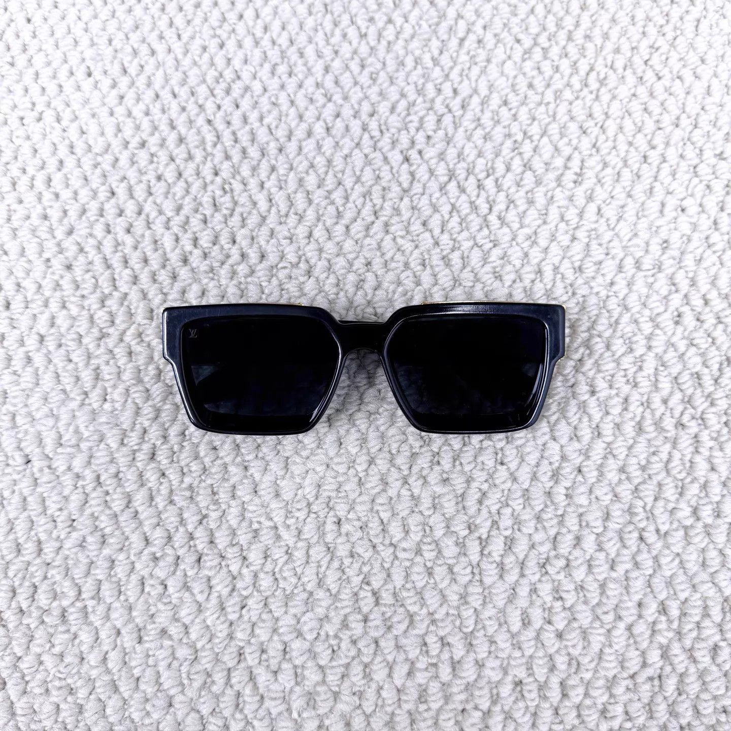 Louis Vuitton LV Millionaires Gold Monogram Logo Sunglasses Near Mint Size ONE SIZE - 1 Thumbnail