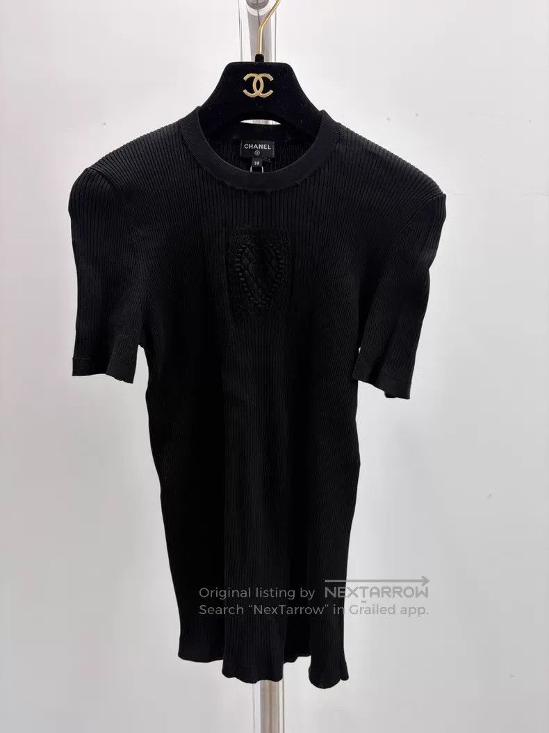 Chanel Chanel Black heart short sleeve Size XS / US 0-2 / IT 36-38 - 2 Thumbnail