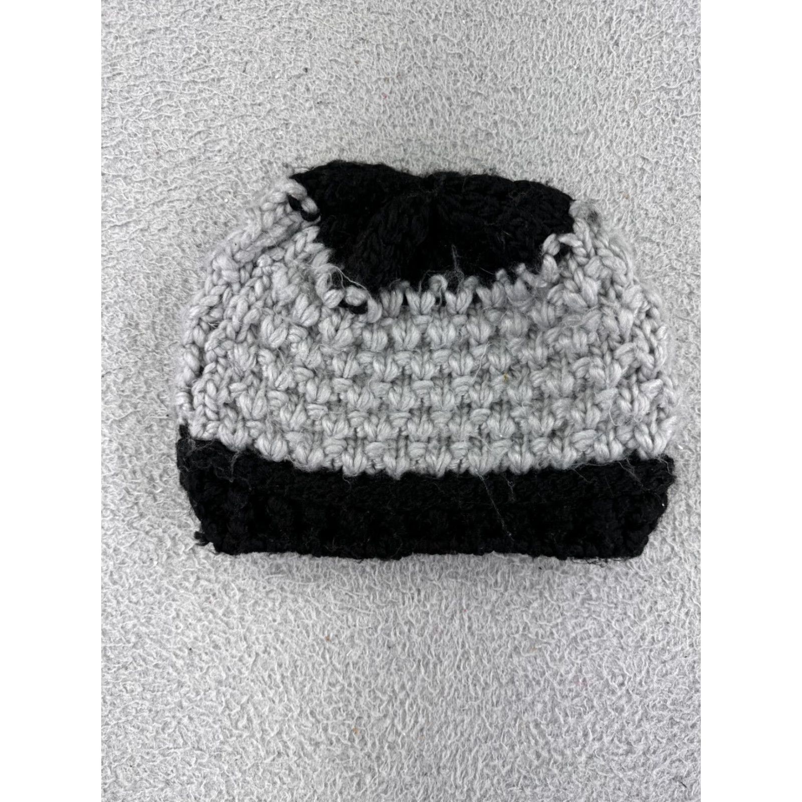 Vintage Womens Beanie Hat Toque Gray Black Thick Knit 100% Polyester One Size Embroidered Logo Floral Knit Pattern Winter Fall Ski Style Womens Size ONE SIZE - 2 Thumbnail