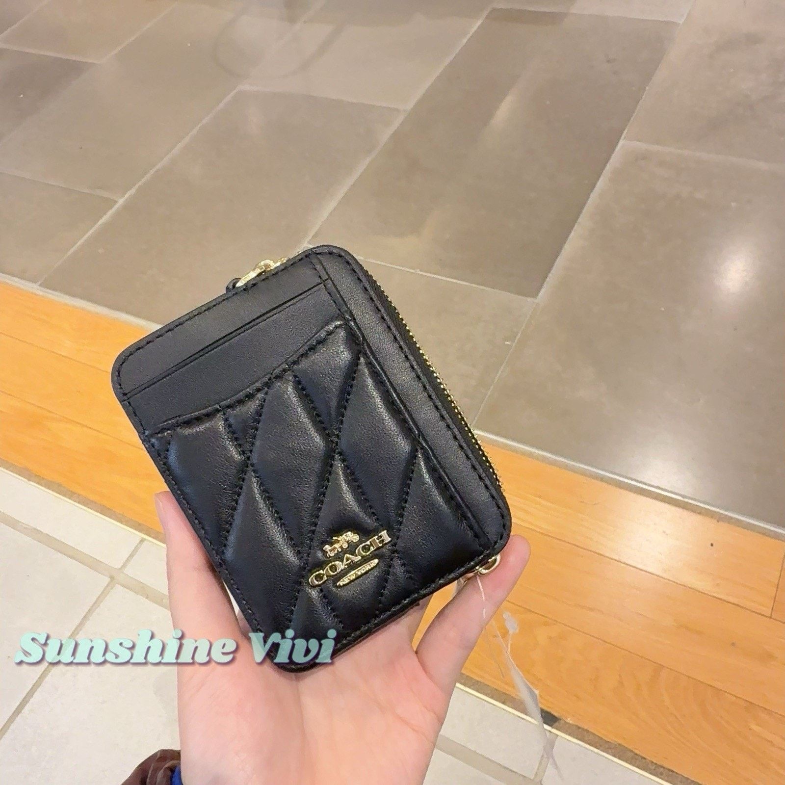 Coach NWT Coach Zip Card Case Quilting CZ467 Leather, Gold/Black Size ONE SIZE - 2 Thumbnail