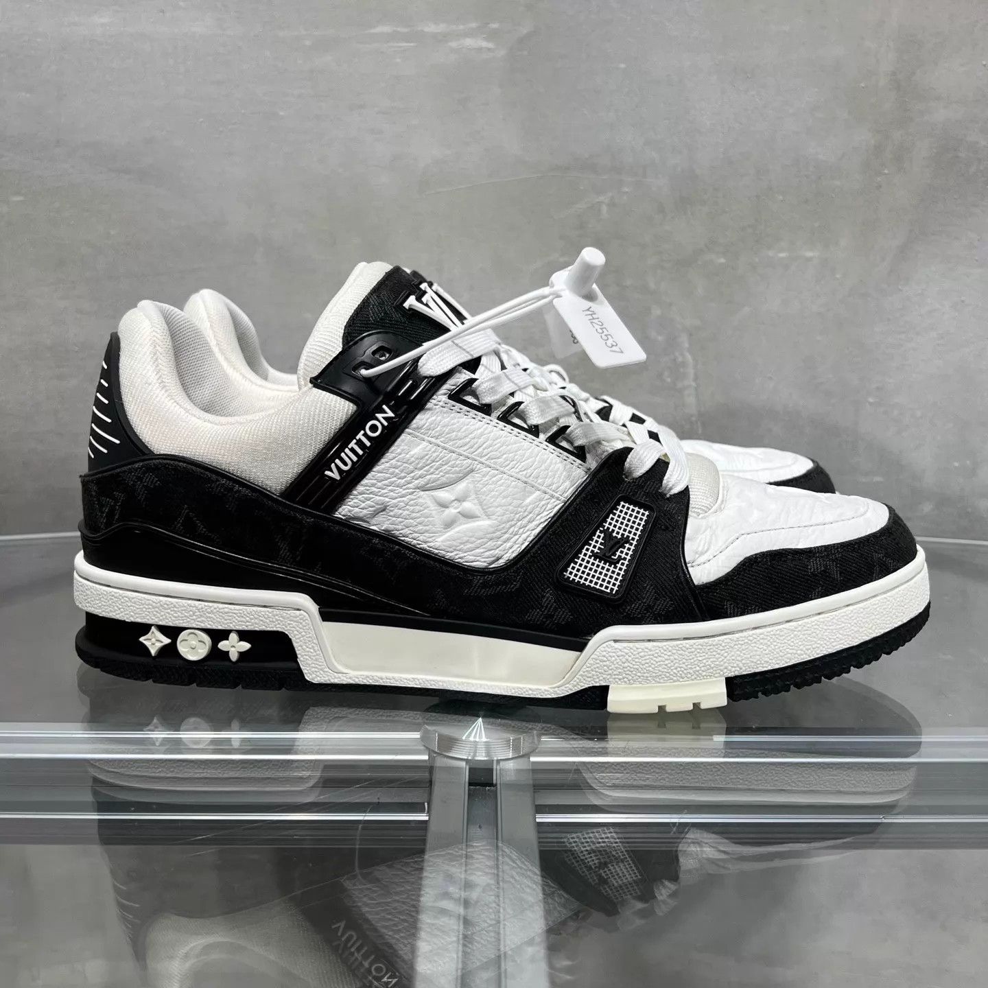 Louis Vuitton Louis Vuitton LV Trainer Black White Denim UK8 42 Size US 9 / EU 42 - 4 Thumbnail