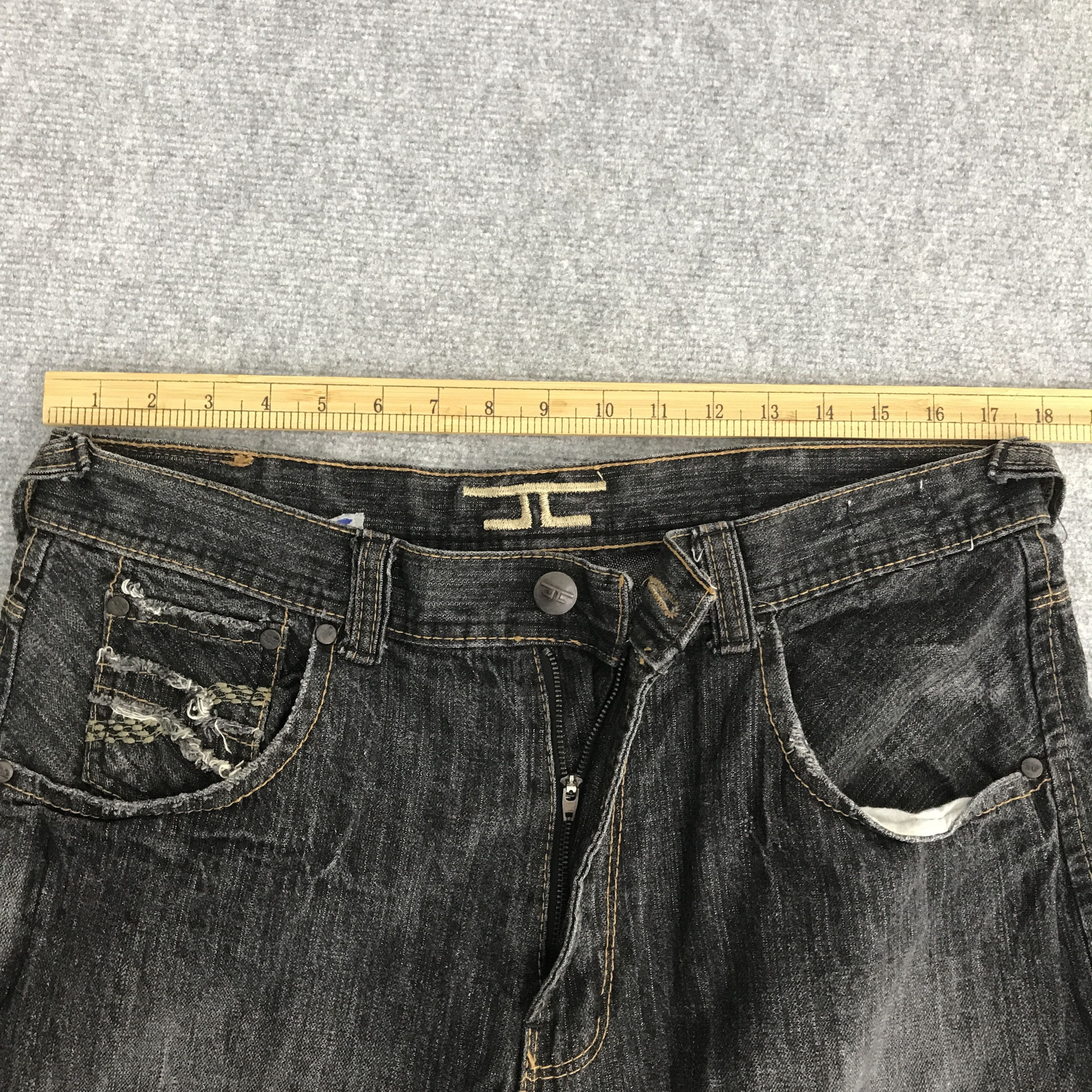 Japanese Brand Rare Japan black denim distressed jeans style Size US 36 / EU 52 - 8 Thumbnail