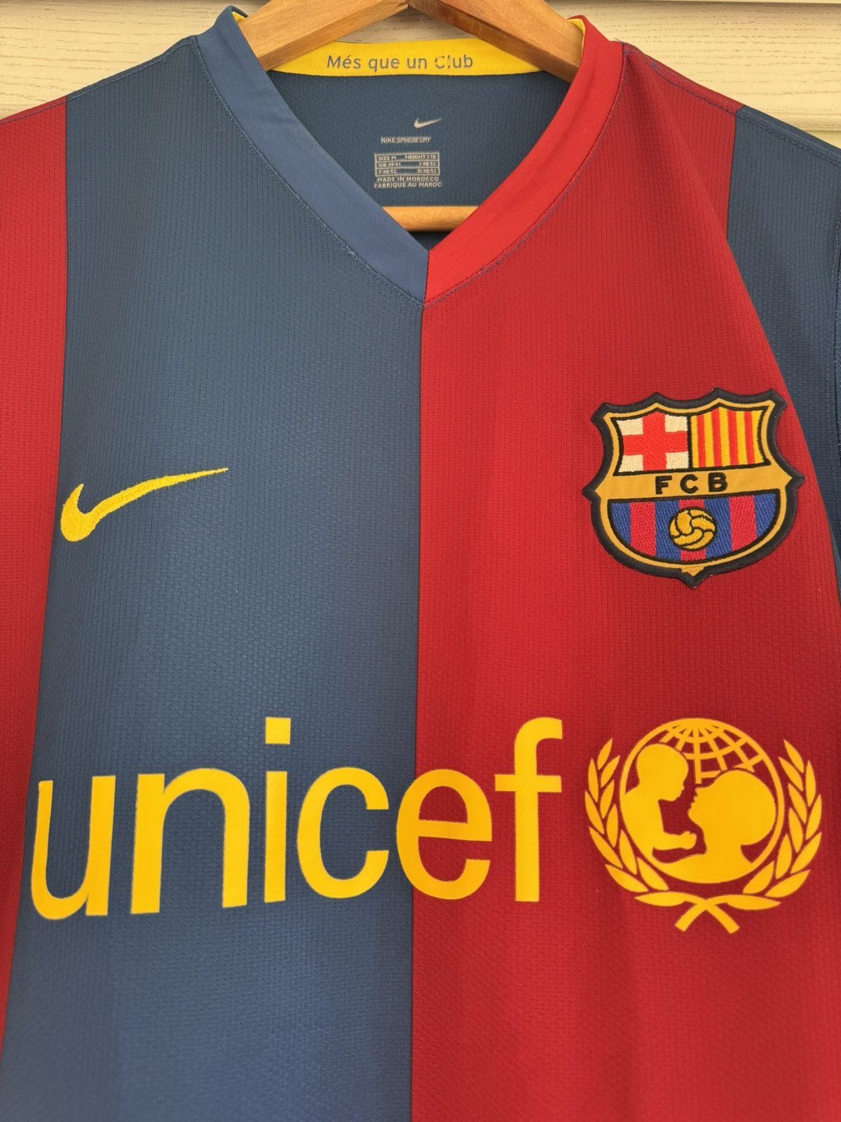 Nike Vintage Barcelona 2006-2007 Home Soccer Jersey Football Kit Size US M / EU 48-50 / 2 - 5 Thumbnail