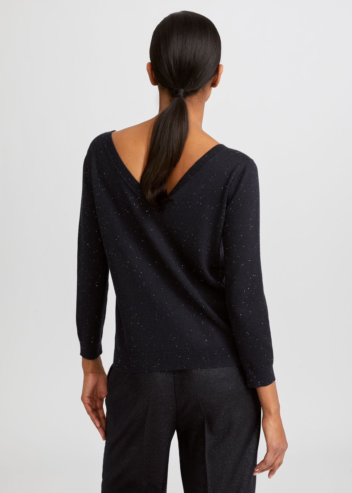 Loro Piana o1srvl11e0125 Stella Alpina V-Neck Sweater in Navy Blue Size XS / US 0-2 / IT 36-38 - 4 Thumbnail