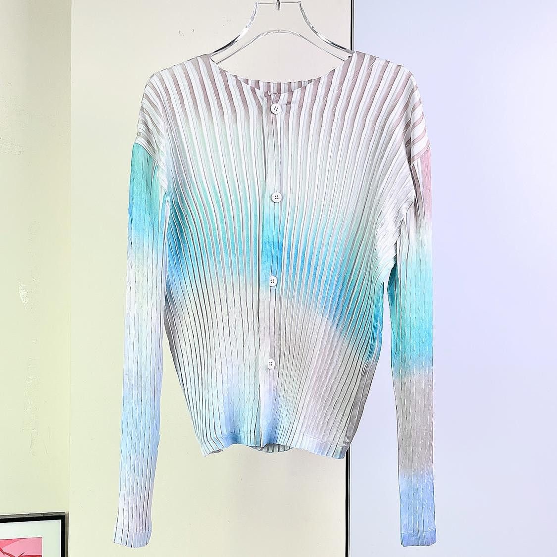 Issey Miyake Issey Miyake Pleated Gradient Cardigan Size 2 Size M / US 6-8 / IT 42-44 - 1 Thumbnail