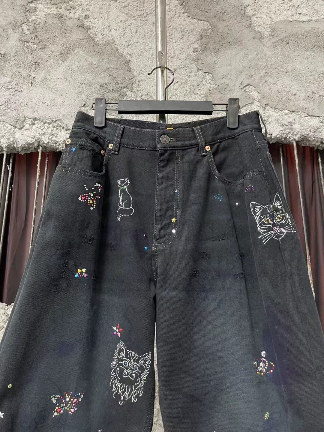 Balenciaga Balenciaga distressed rhinestone cat graffiti jeans Size 28" / US 6 / IT 42 - 4 Thumbnail