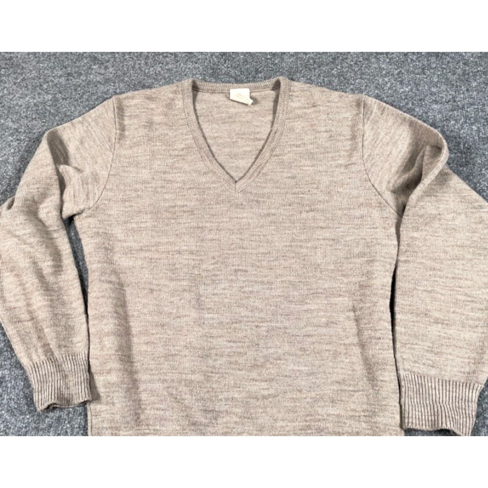 Vintage VINTAGE St. Michael Sweater Adult Small Beige Lightweight V-Neck Pullover 80s 90s Preppy Mens Size US S / EU 44-46 / 1 - 7 Thumbnail