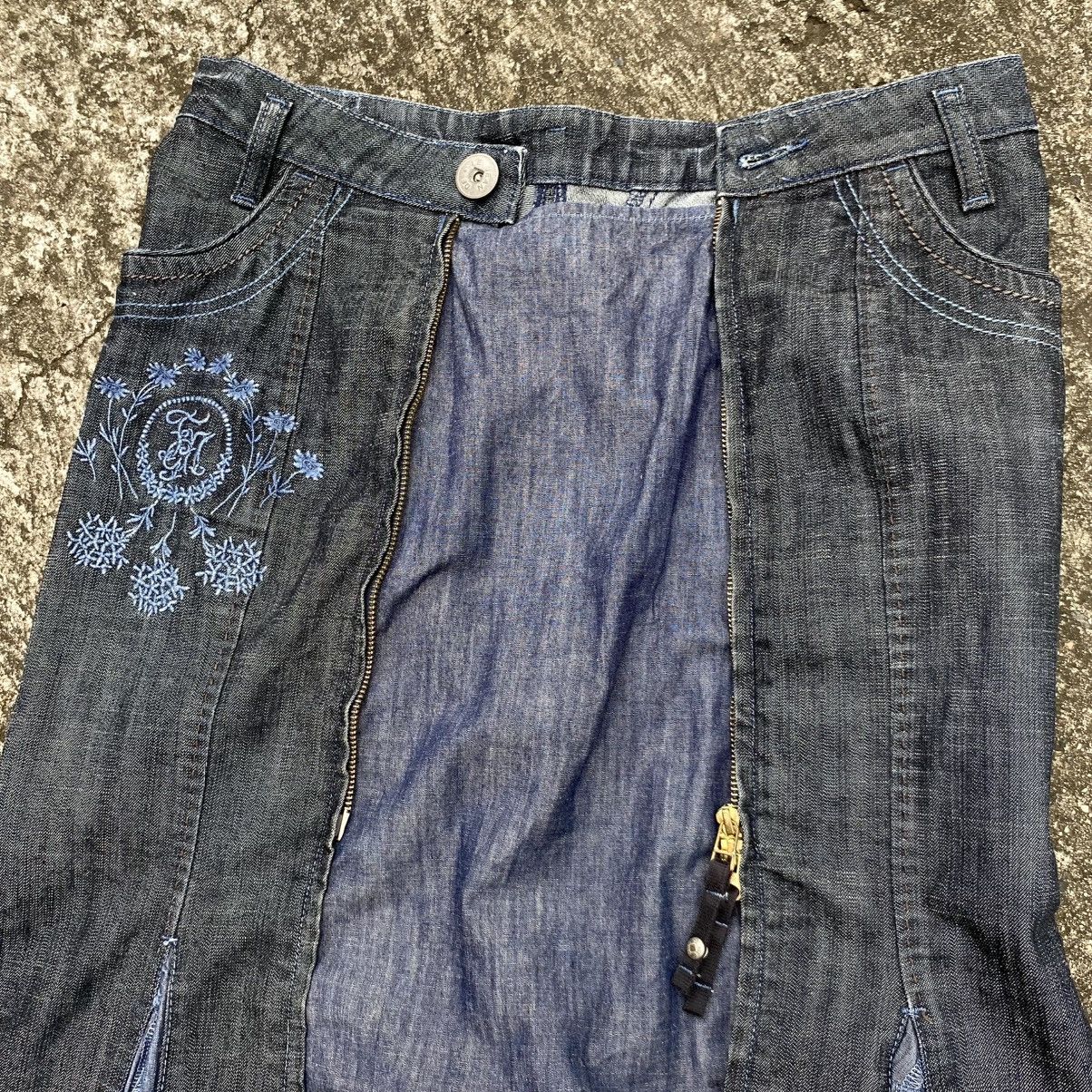 Marithe + Francois Girbaud Marithe + Francois Girbaud F/W 2005 denim skirt runway piece Size 27" / US 4 / IT 40 - 25 Thumbnail