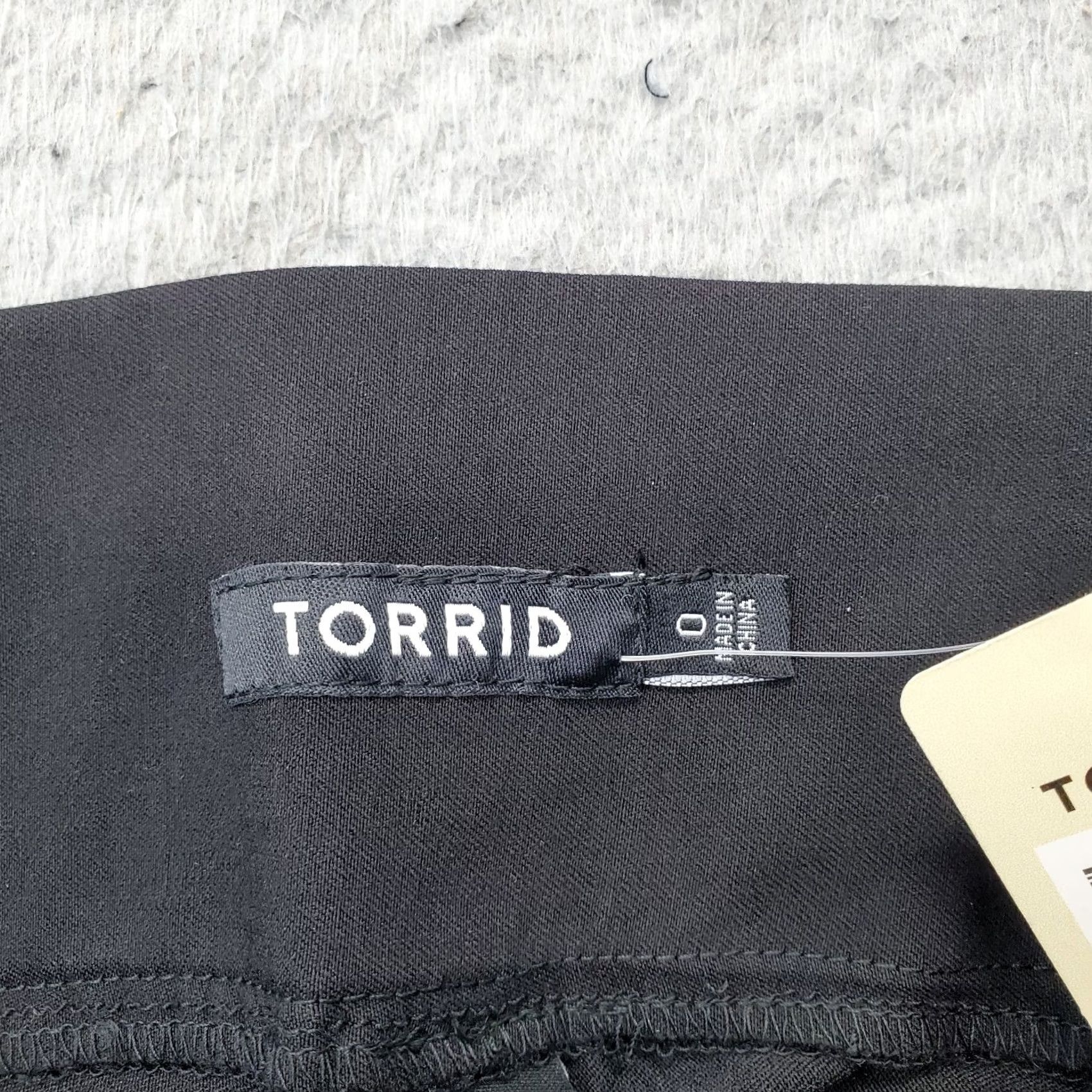 Torrid Torrid Capri Pants Women Size 0 Black Cropped Pixie High Waisted Stretch Pull-On Shirt? Size 25" / US 0 / IT 36 - 6 Thumbnail